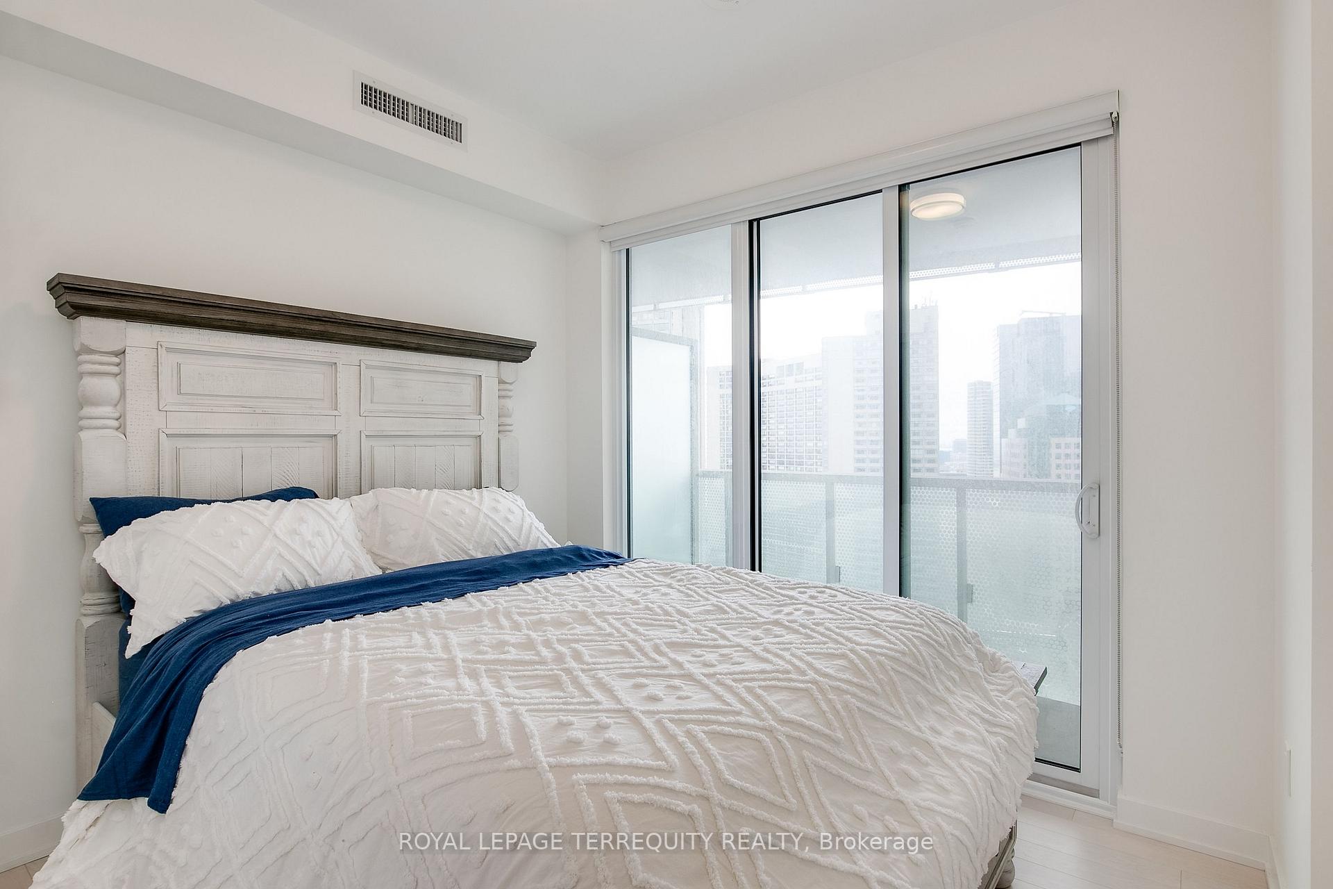 Photo 9 of Unit 2107, 15 Queens Quay, Toronto, Waterfront Communities — HOMEH