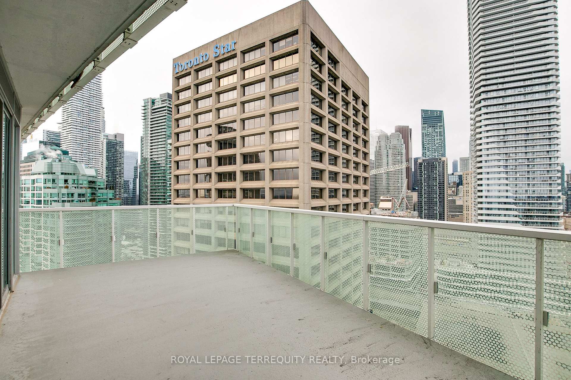 Photo 32 of Unit 2107, 15 Queens Quay, Toronto, Waterfront Communities — HOMEH