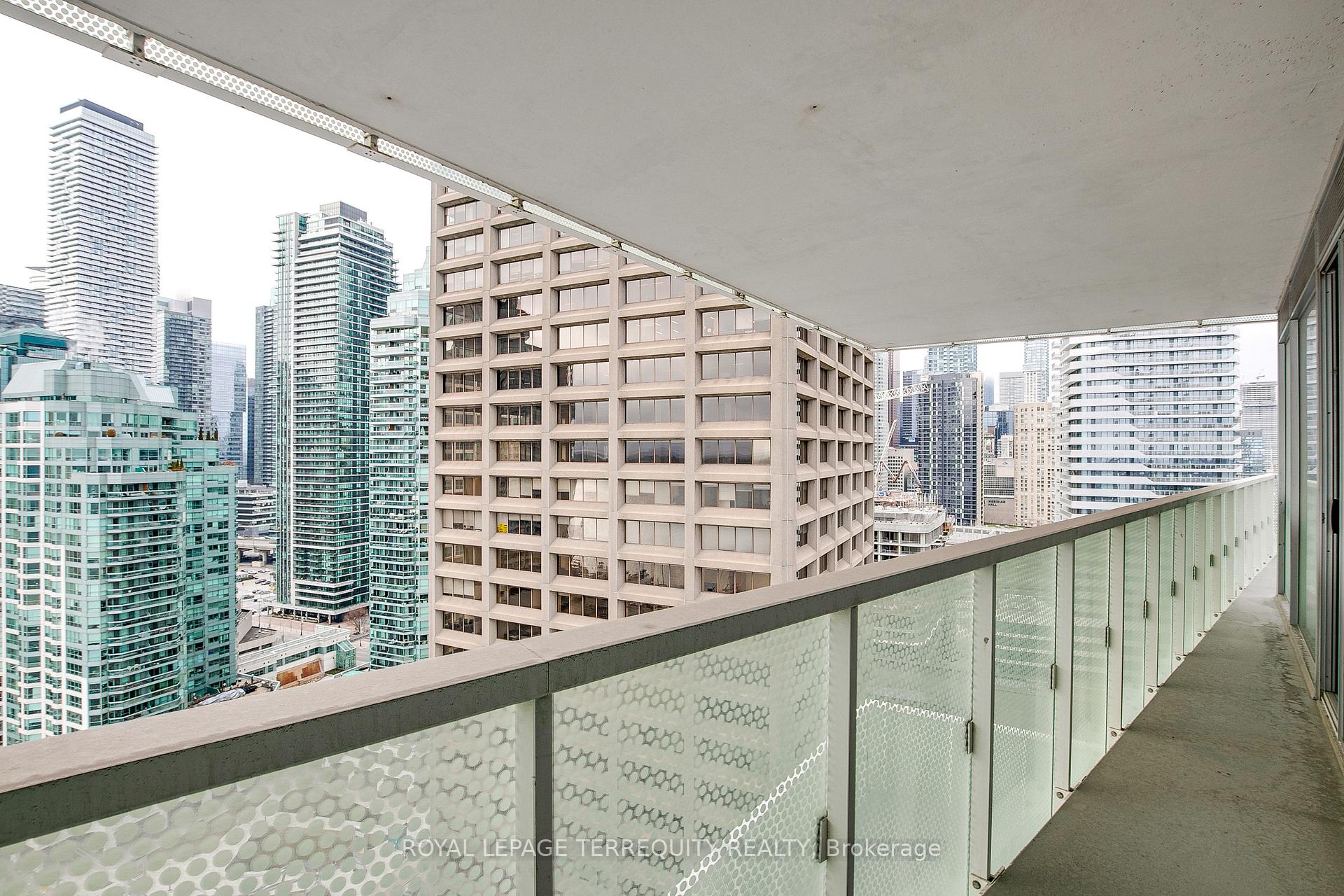 Photo 23 of Unit 2107, 15 Queens Quay, Toronto, Waterfront Communities — HOMEH