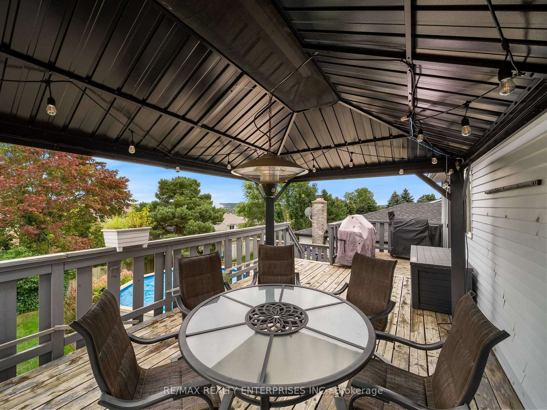 Photo 15 of 126 Shakespeare Crescent, Barrie, Letitia Heights — HOMEH