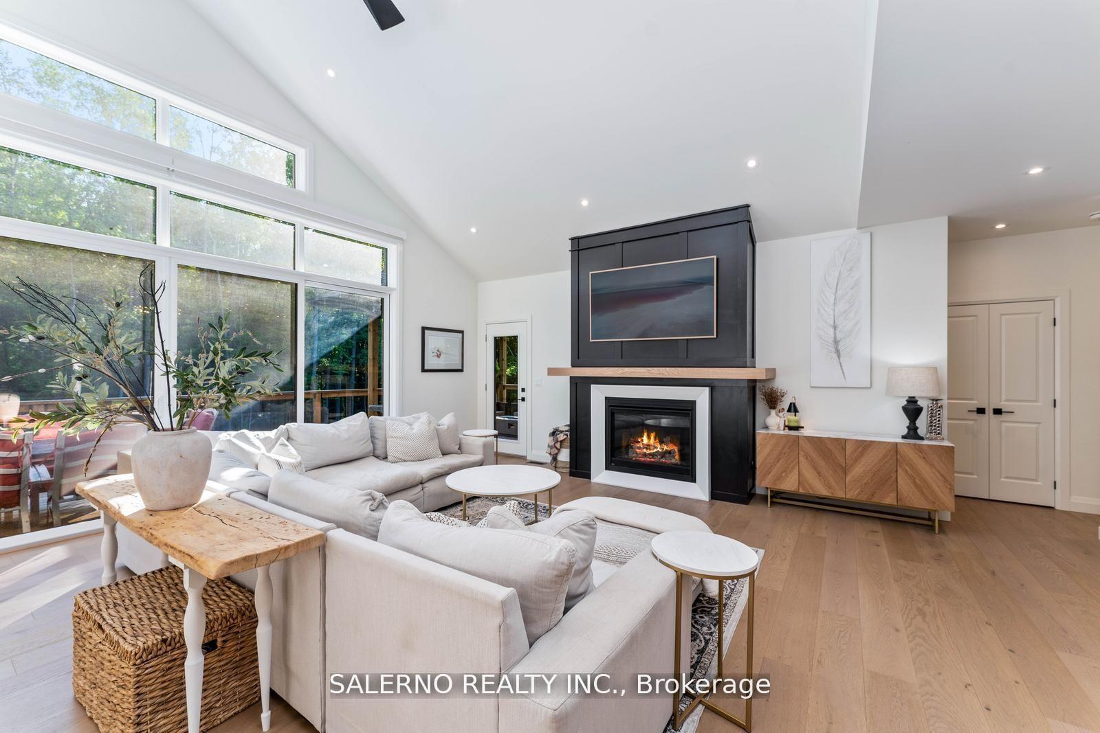 Photo 8 of 10 Jean Miller Court, Springwater, Midhurst — HOMEH