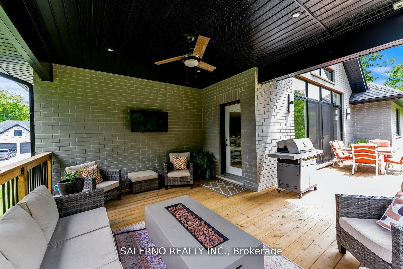 Photo 11 of 10 Jean Miller Court, Springwater, Midhurst — HOMEH