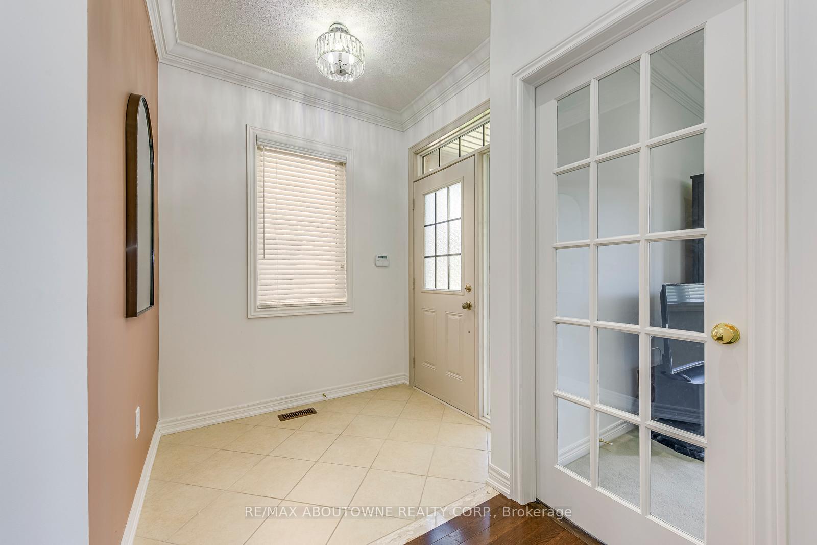 Photo 21 of 127 Mcknight Avenue, Hamilton, Waterdown — HOMEH
