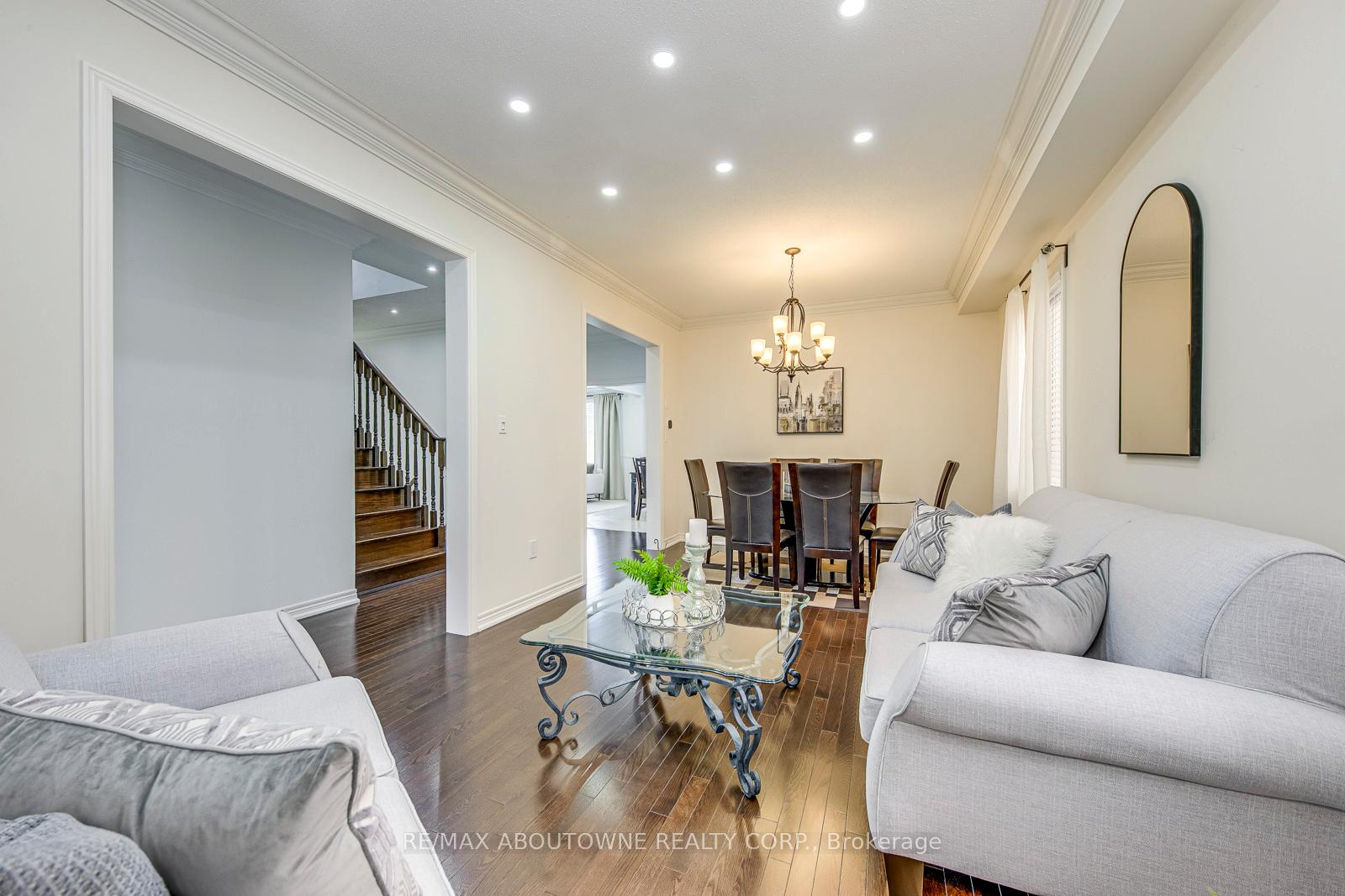 Photo 4 of 127 Mcknight Avenue, Hamilton, Waterdown — HOMEH