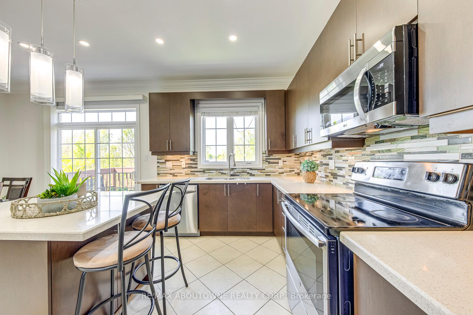 Photo 50 of 127 Mcknight Avenue, Hamilton, Waterdown — HOMEH
