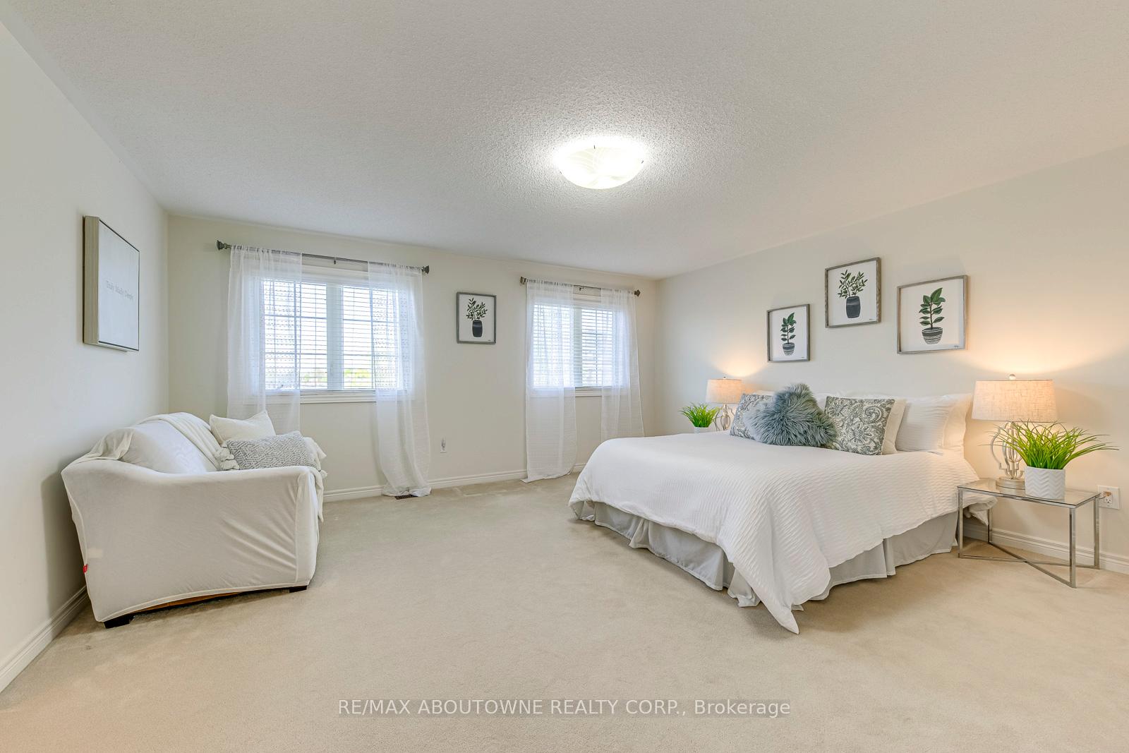 Photo 12 of 127 Mcknight Avenue, Hamilton, Waterdown — HOMEH