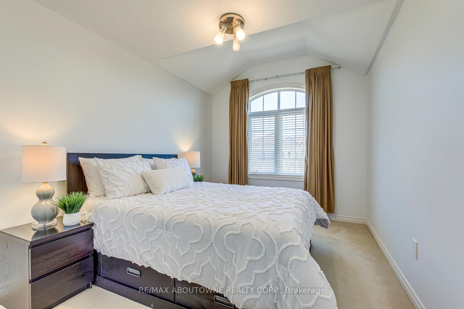 Photo 35 of 127 Mcknight Avenue, Hamilton, Waterdown — HOMEH