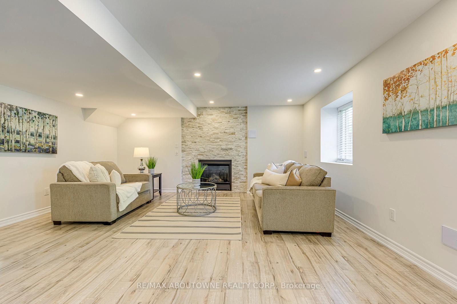 Photo 40 of 127 Mcknight Avenue, Hamilton, Waterdown — HOMEH