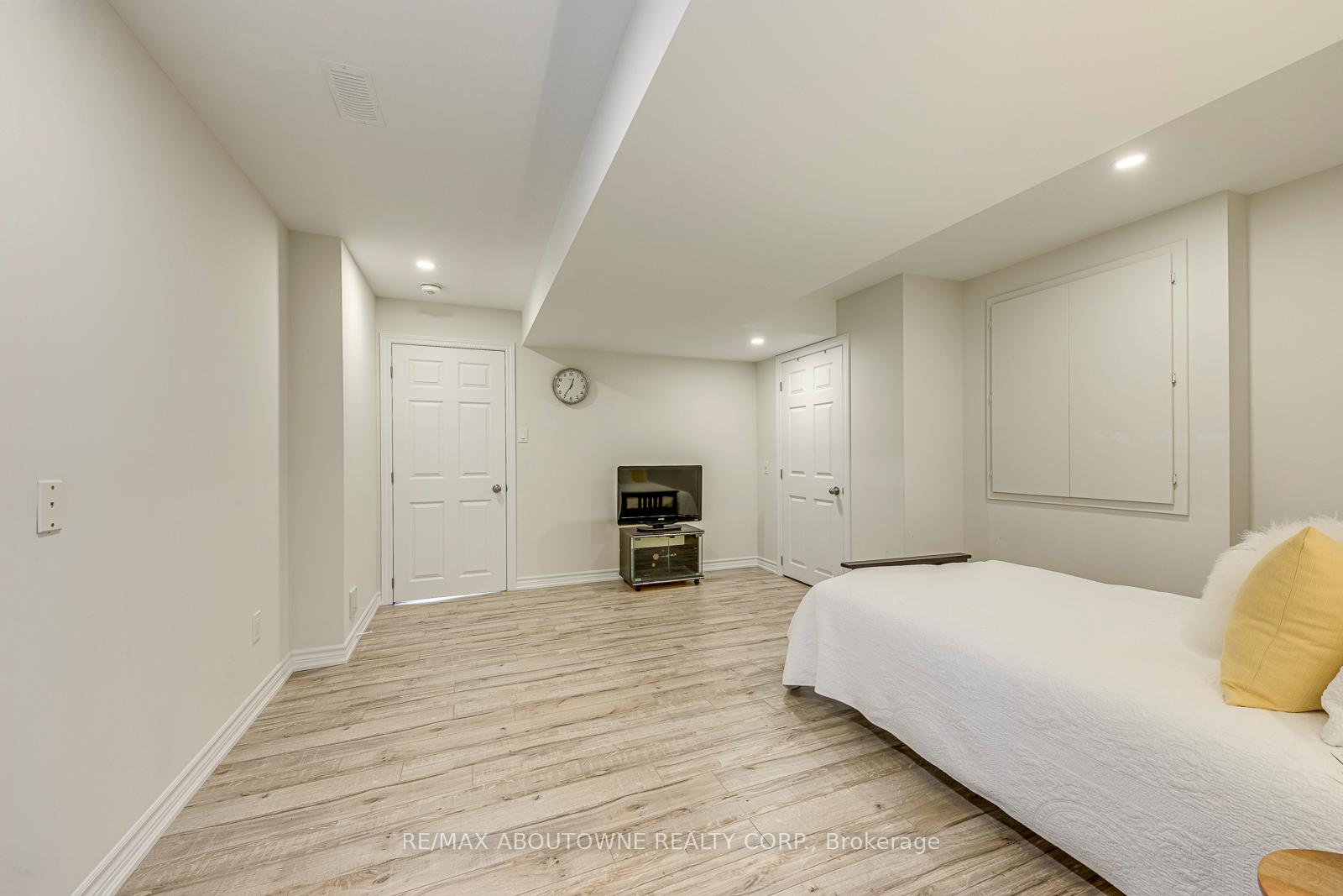 Photo 49 of 127 Mcknight Avenue, Hamilton, Waterdown — HOMEH