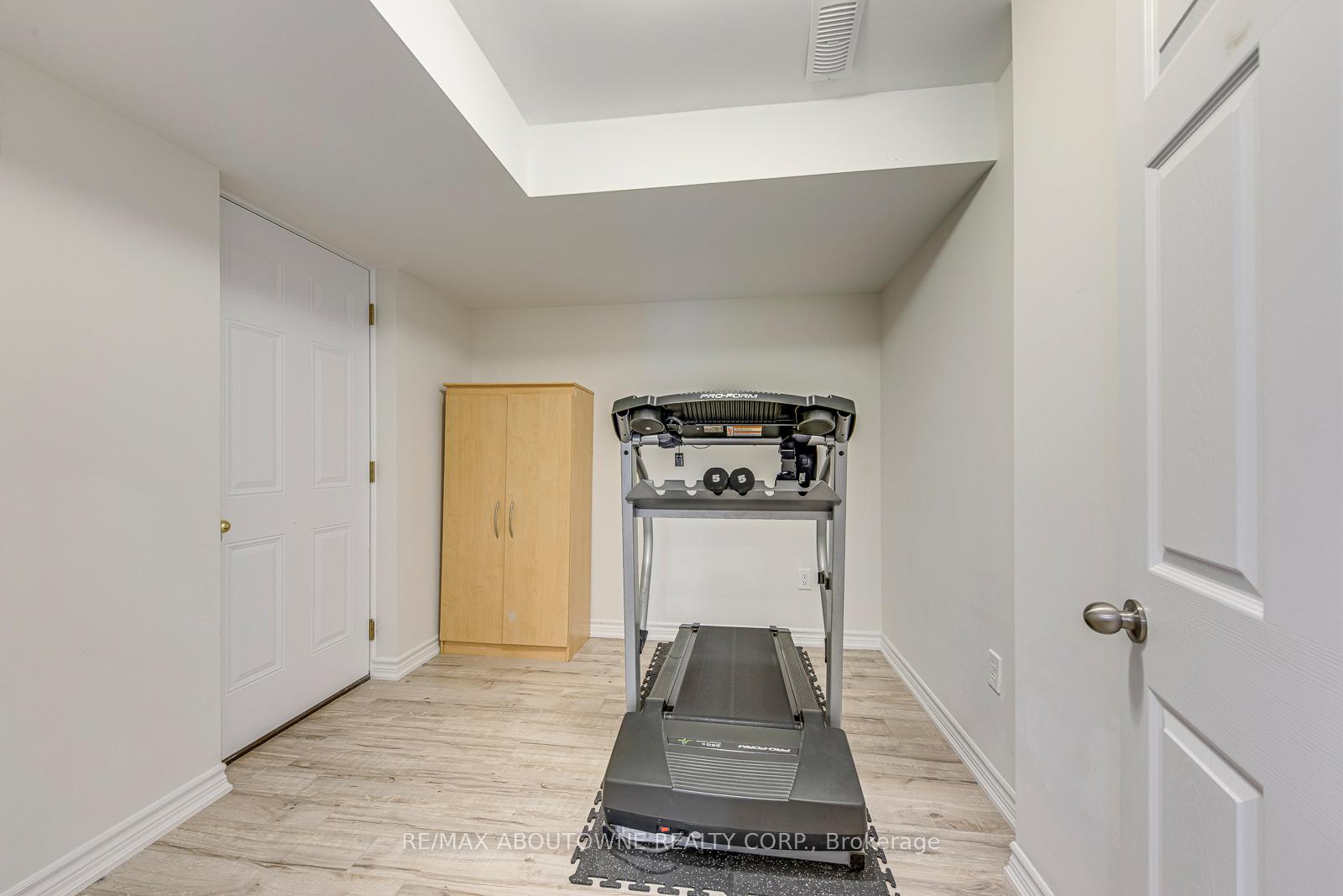Photo 30 of 127 Mcknight Avenue, Hamilton, Waterdown — HOMEH