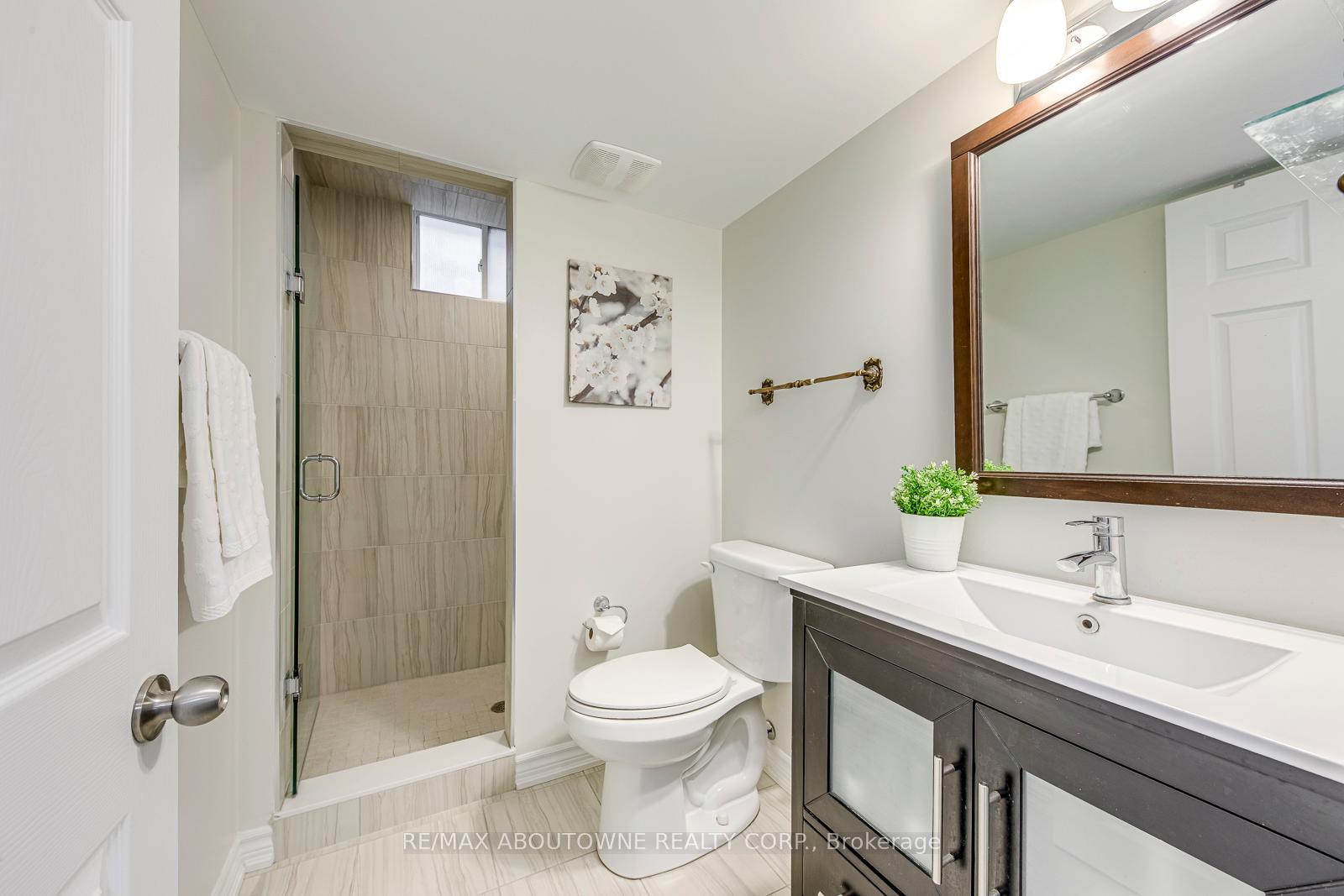 Photo 34 of 127 Mcknight Avenue, Hamilton, Waterdown — HOMEH