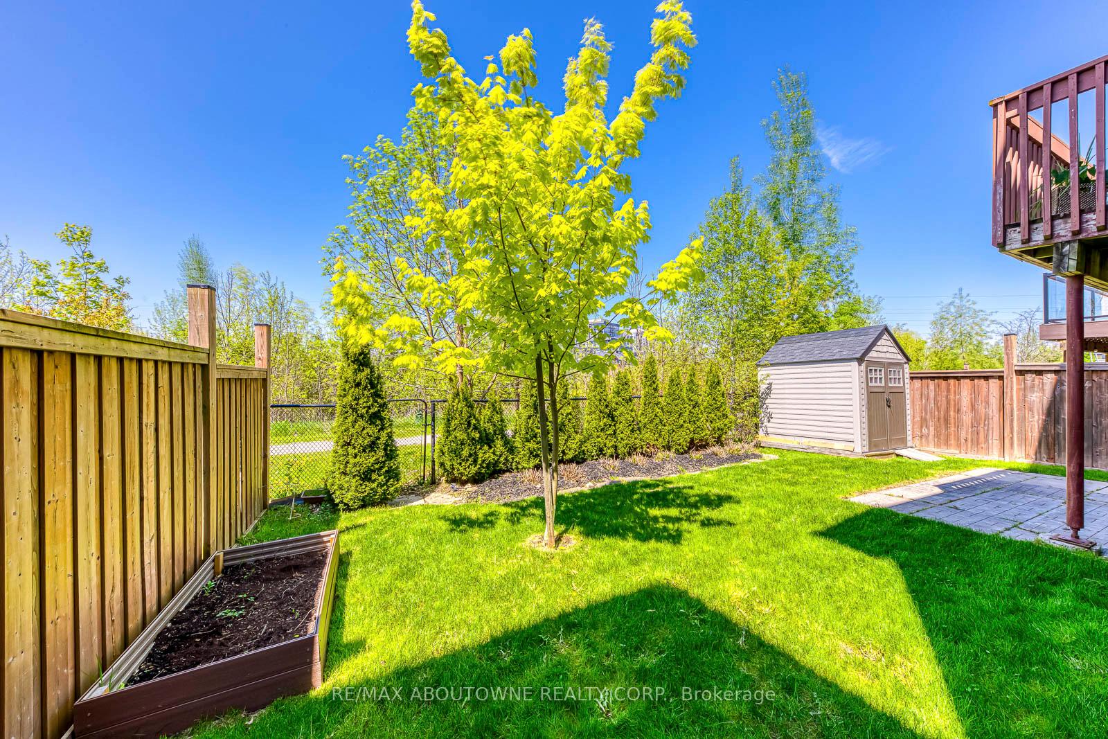 Photo 44 of 127 Mcknight Avenue, Hamilton, Waterdown — HOMEH