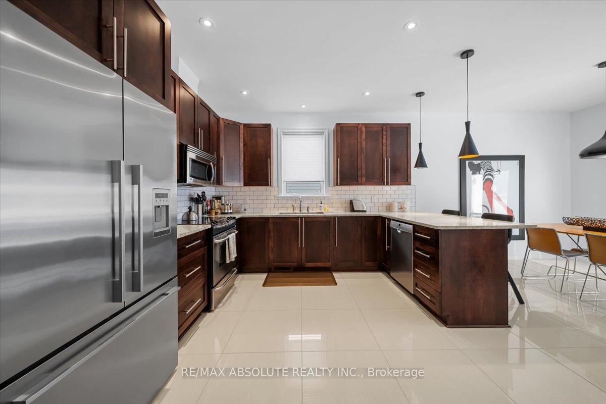 Photo 4 of 113 Bandelier Way, Ottawa, Stittsville (North) — HOMEH