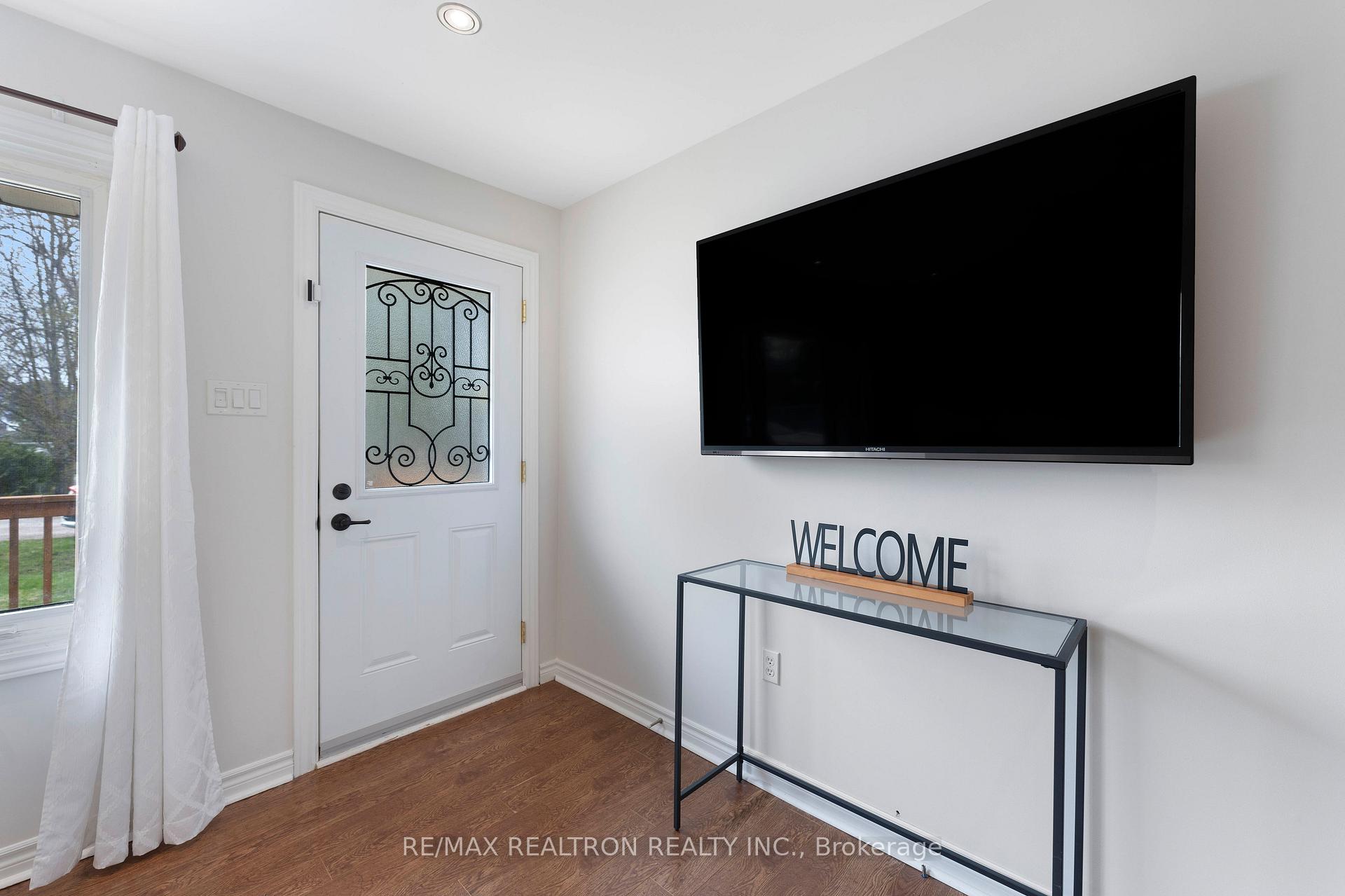 Photo 5 of 272 Crestwood Drive, Georgina, Keswick North — HOMEH