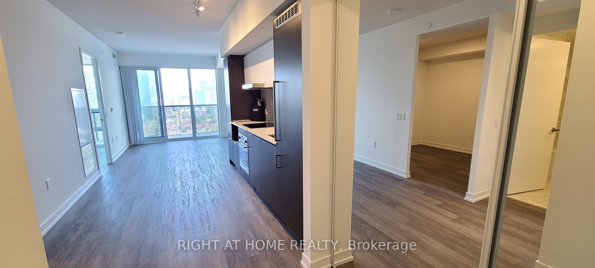 Photo 3 of Unit 2903, 55 Cooper Street, Toronto, Waterfront Communities — HOMEH