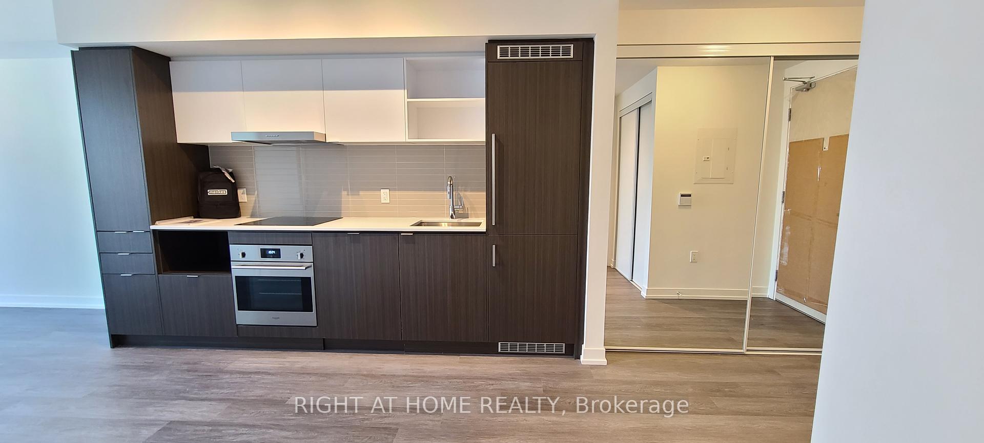 Photo 9 of Unit 2903, 55 Cooper Street, Toronto, Waterfront Communities — HOMEH