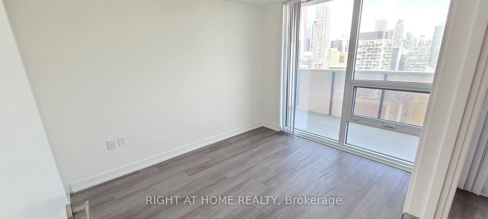 Photo 11 of Unit 2903, 55 Cooper Street, Toronto, Waterfront Communities — HOMEH