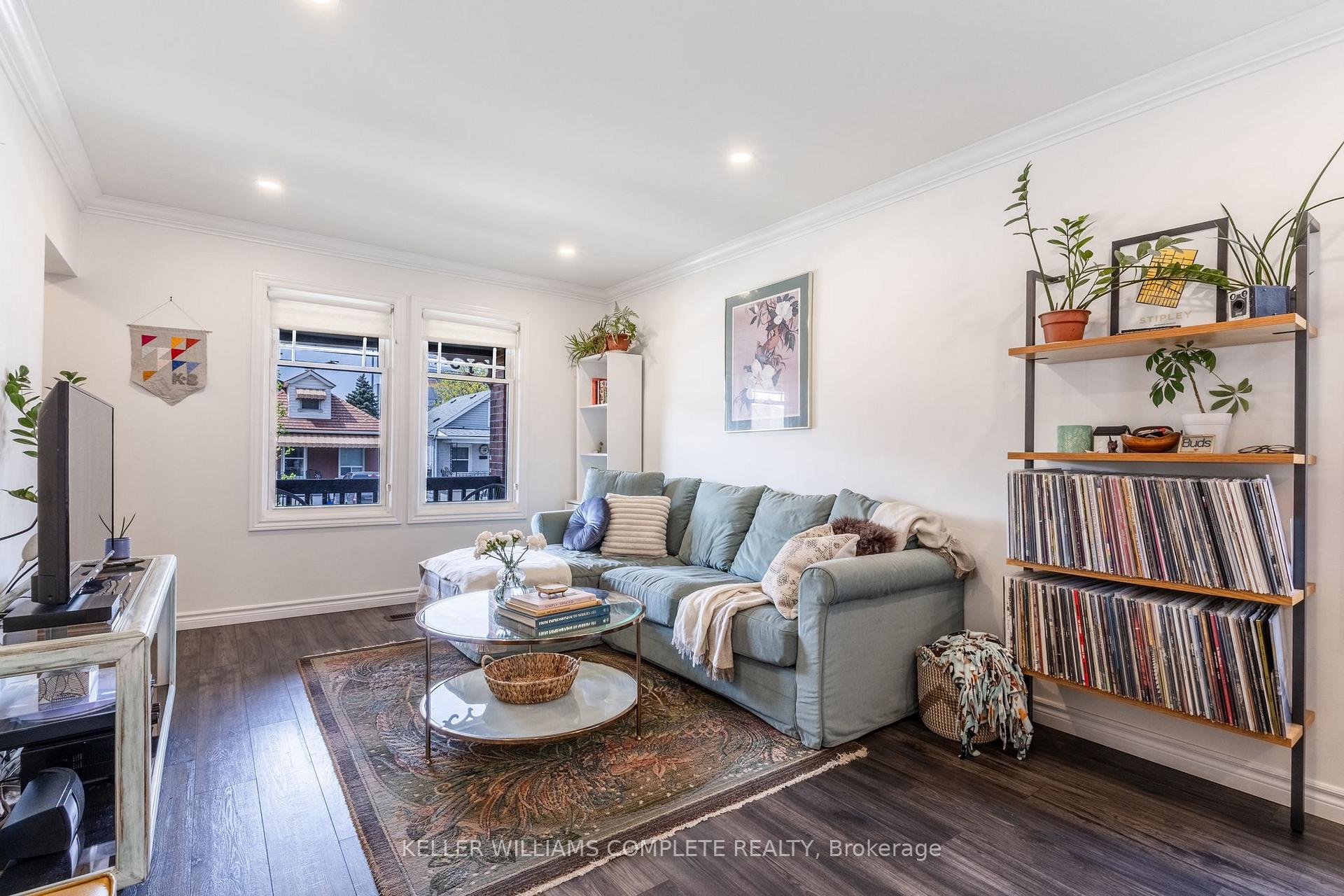Photo 9 of 54 Connaught Avenue N, Hamilton, Stripley — HOMEH