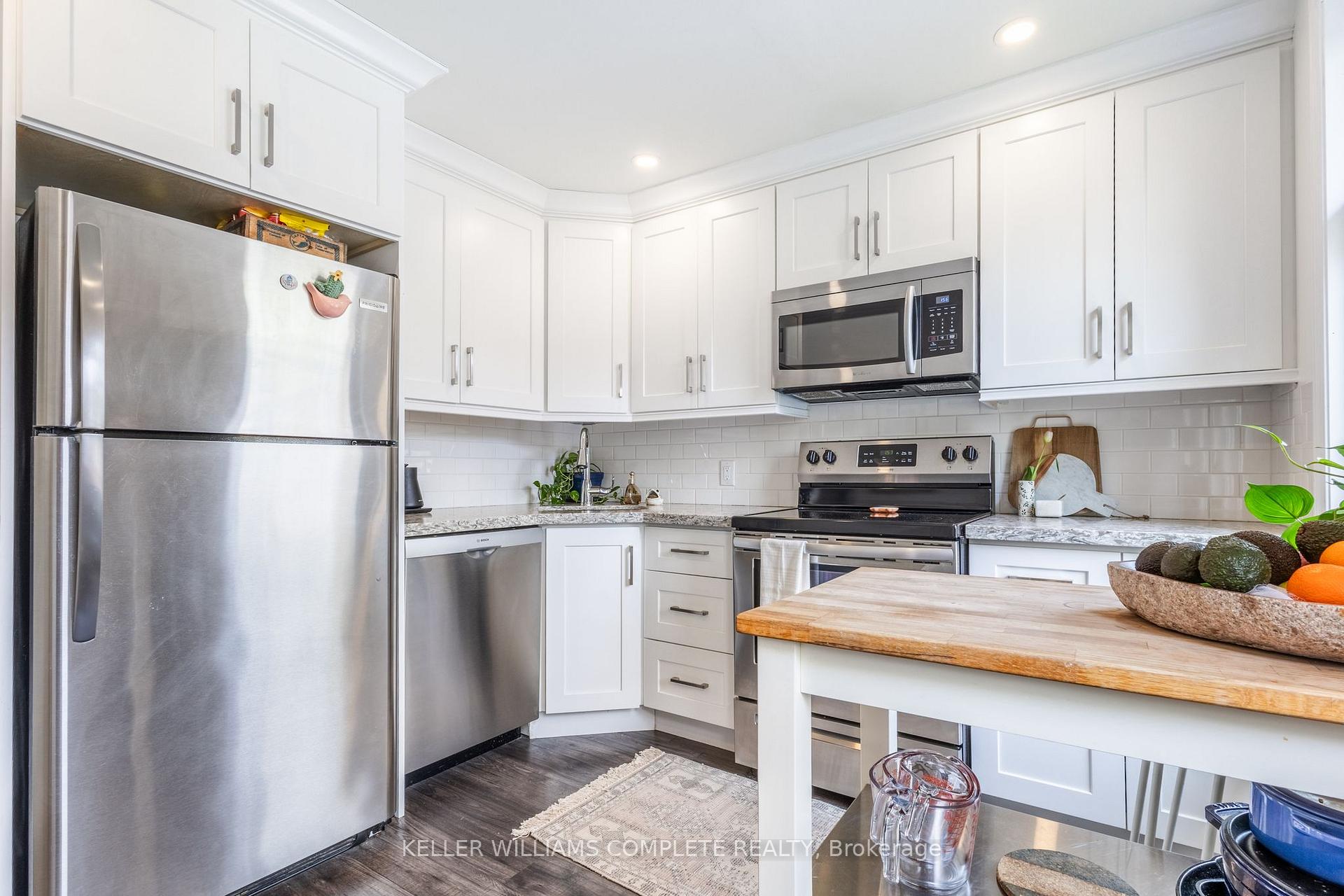 Photo 11 of 54 Connaught Avenue N, Hamilton, Stripley — HOMEH