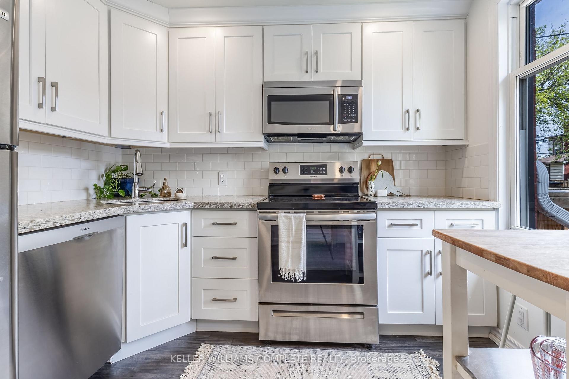 Photo 15 of 54 Connaught Avenue N, Hamilton, Stripley — HOMEH