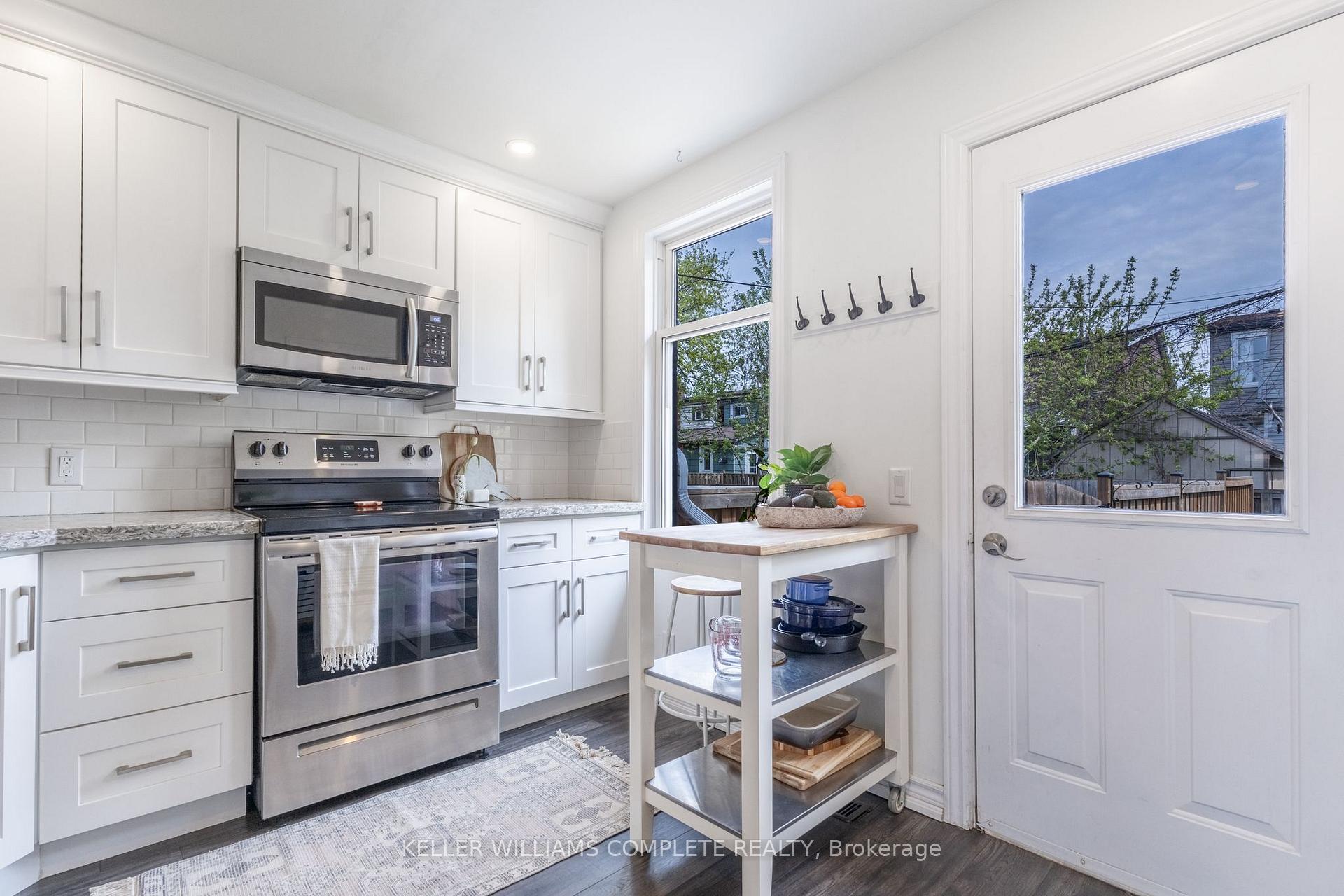 Photo 12 of 54 Connaught Avenue N, Hamilton, Stripley — HOMEH