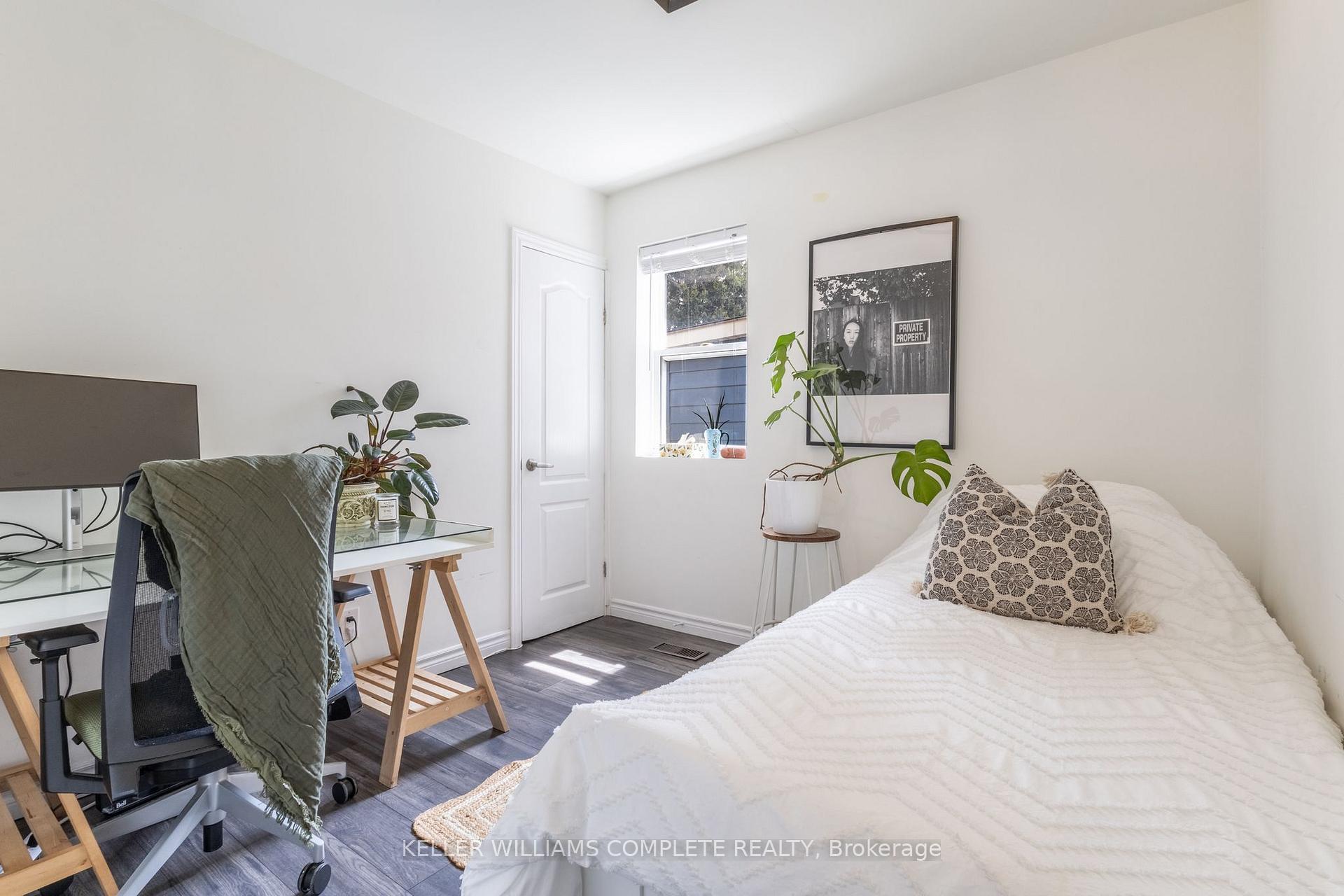 Photo 14 of 54 Connaught Avenue N, Hamilton, Stripley — HOMEH