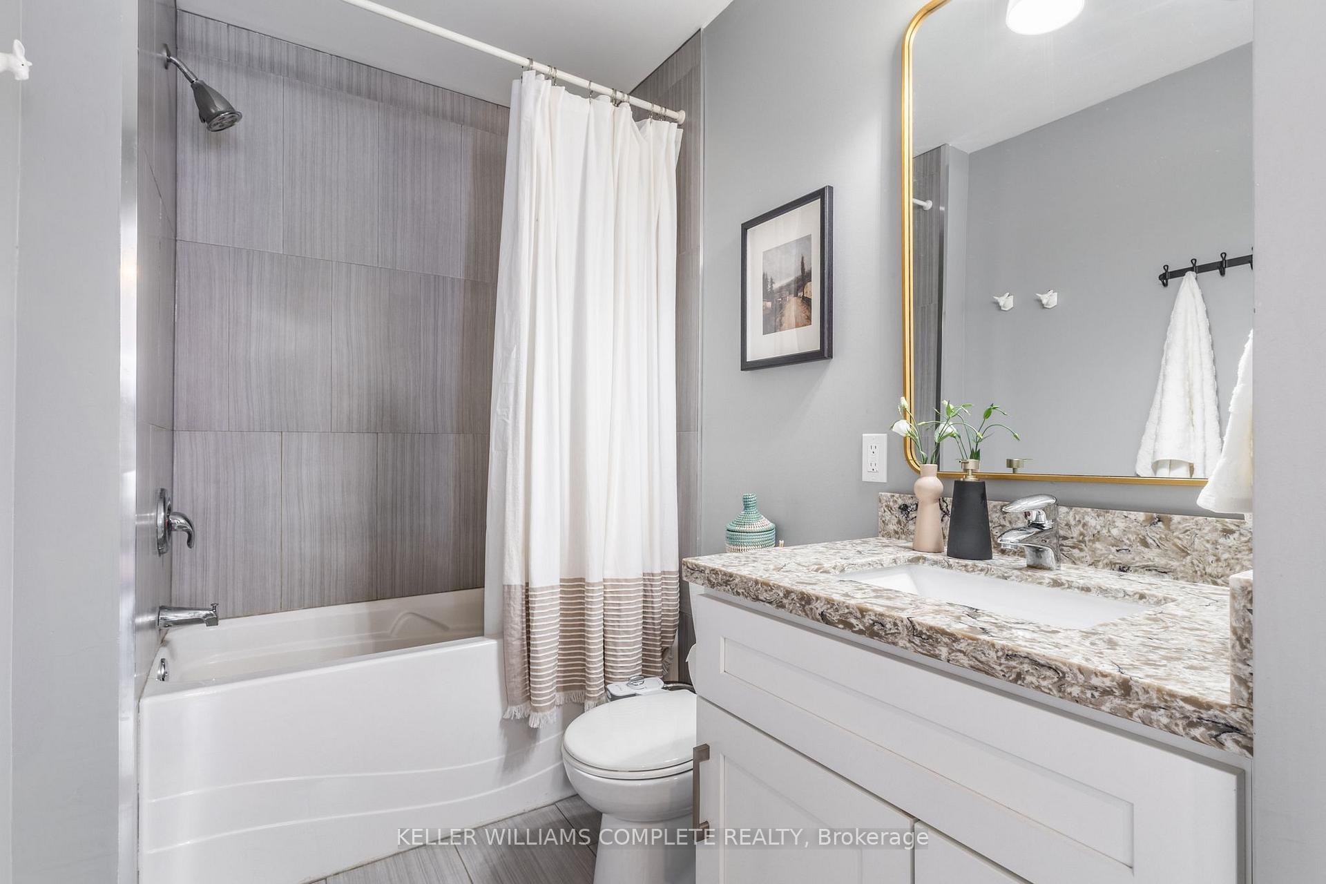 Photo 16 of 54 Connaught Avenue N, Hamilton, Stripley — HOMEH