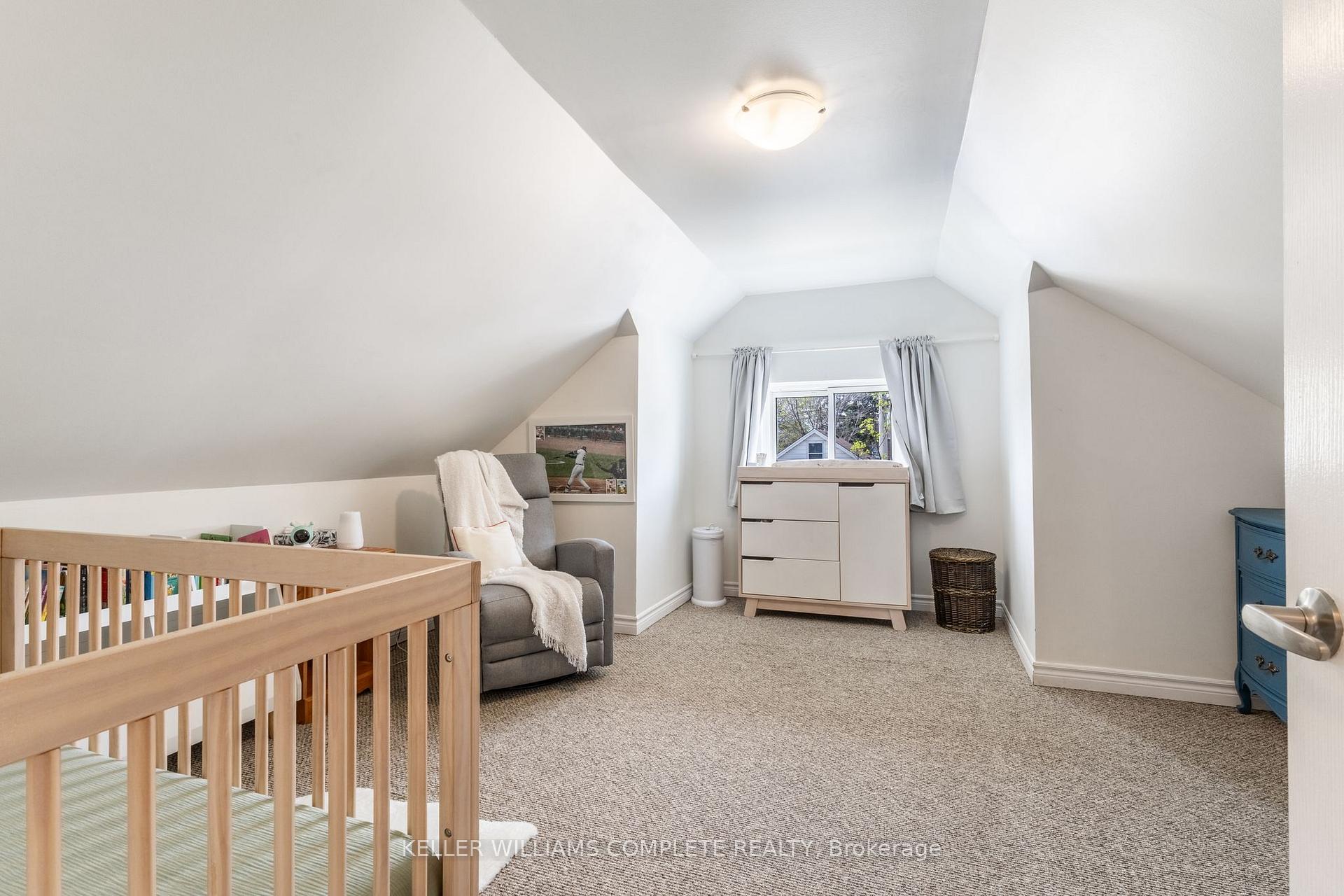 Photo 22 of 54 Connaught Avenue N, Hamilton, Stripley — HOMEH