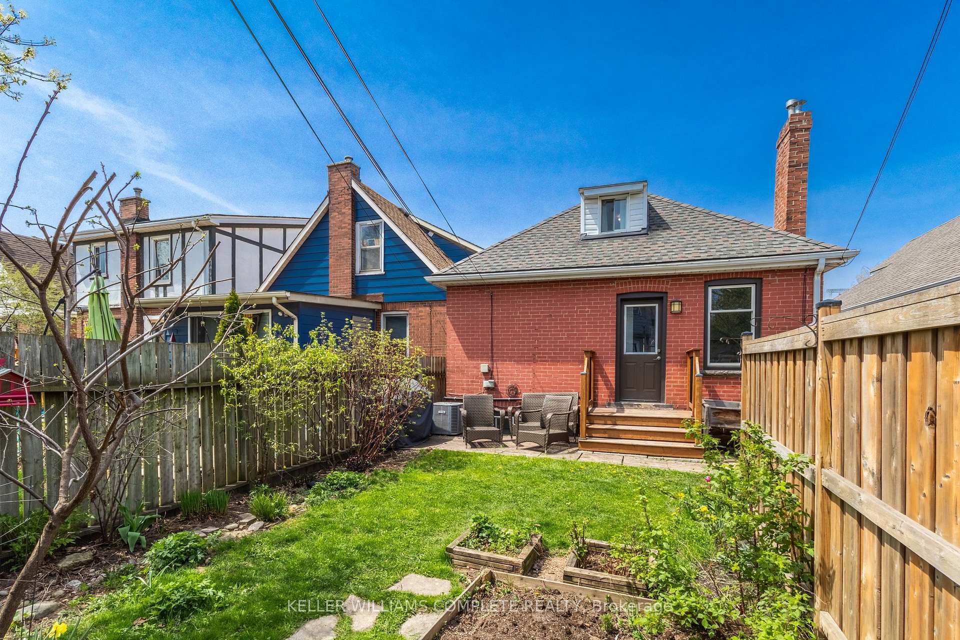 Photo 23 of 54 Connaught Avenue N, Hamilton, Stripley — HOMEH