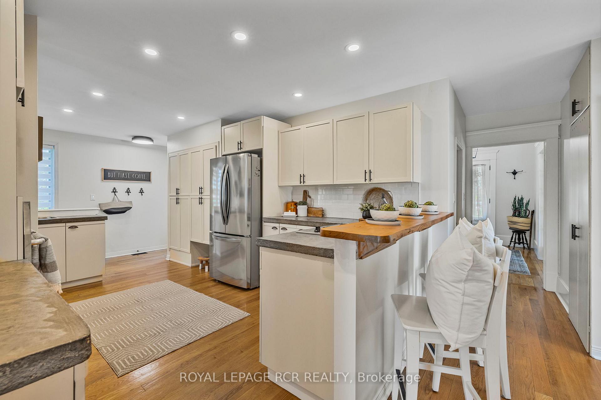 Photo 12 of 63 Concession Street W, Clarington, Bowmanville — HOMEH