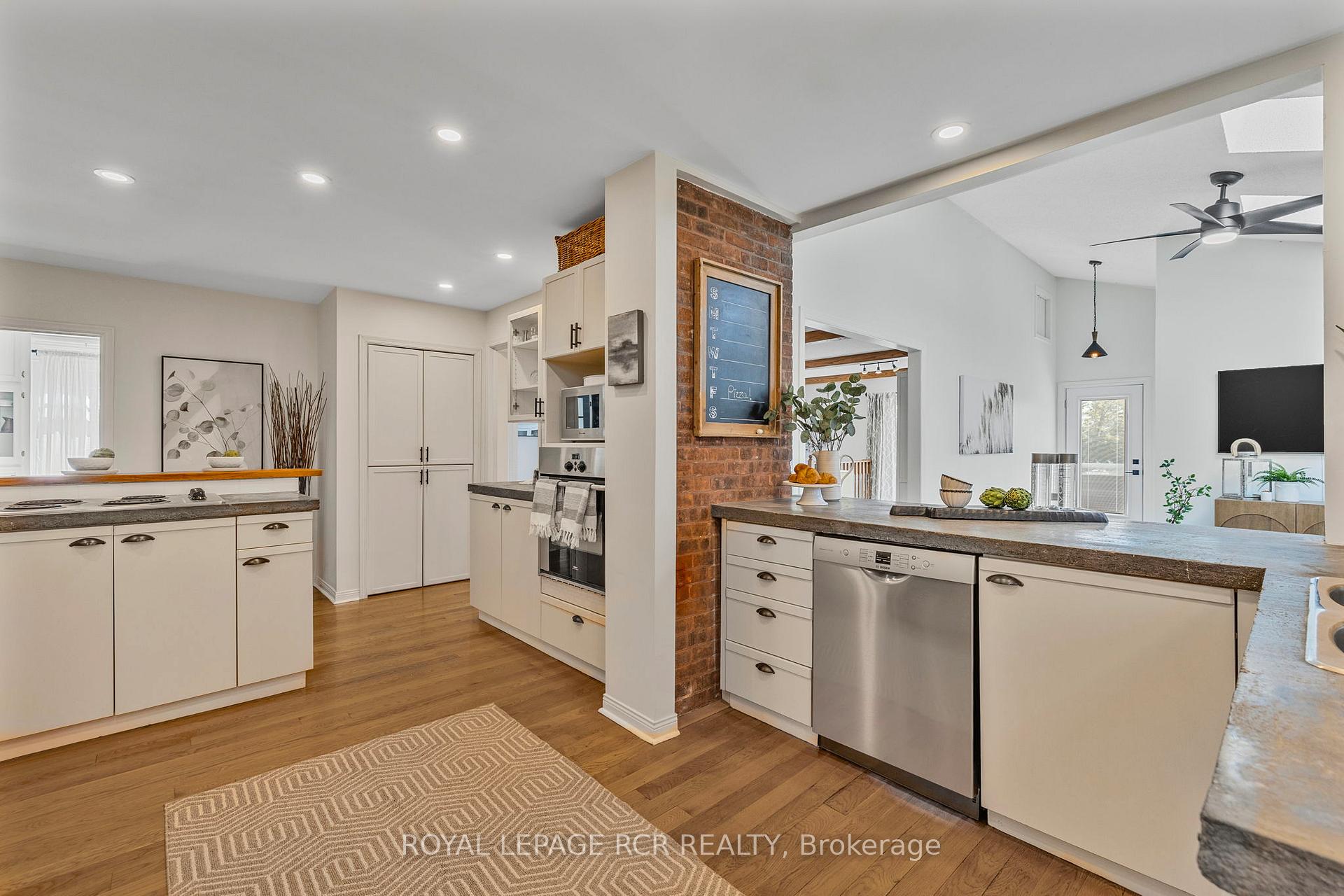 Photo 14 of 63 Concession Street W, Clarington, Bowmanville — HOMEH