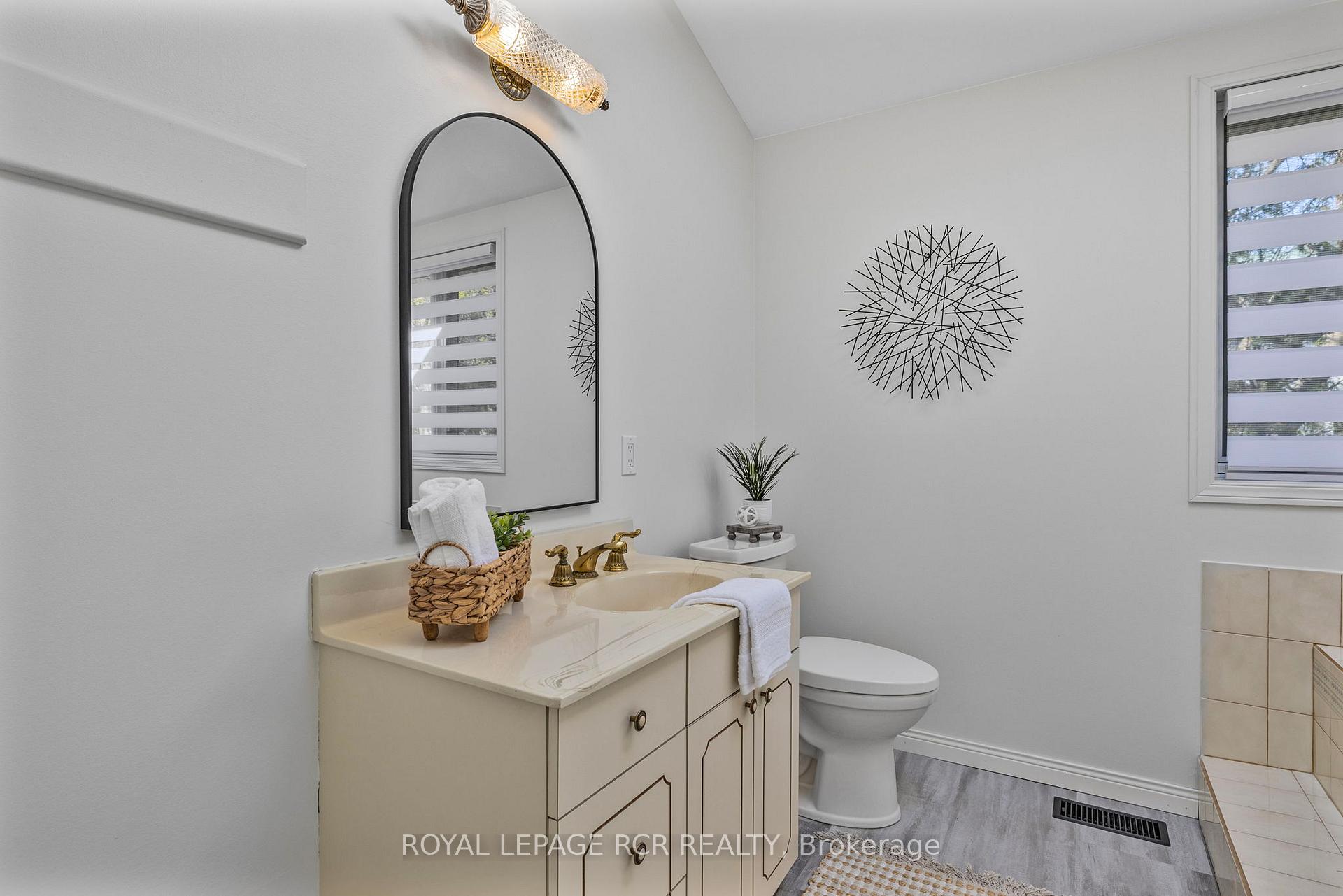 Photo 18 of 63 Concession Street W, Clarington, Bowmanville — HOMEH