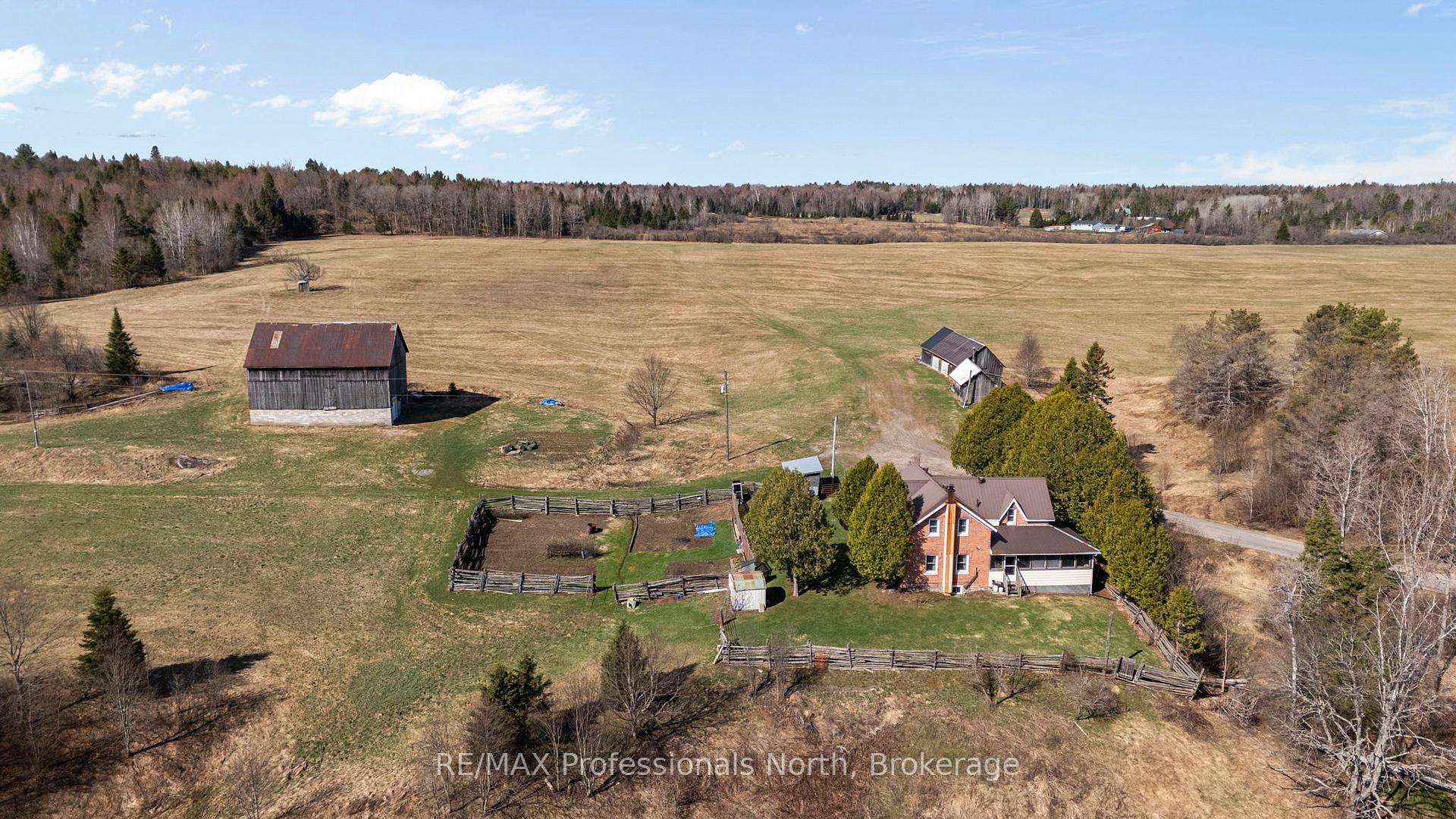 Photo 4 of 67 Bittschwamm Road, Magnetawan — HOMEH