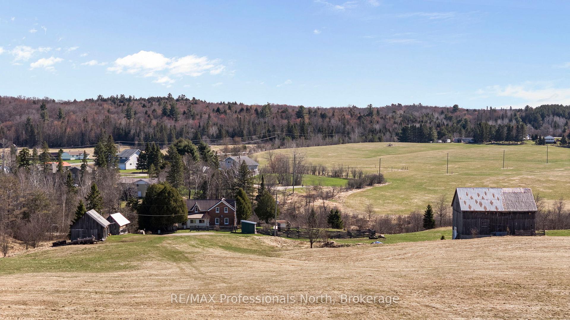 Photo 3 of 67 Bittschwamm Road, Magnetawan — HOMEH
