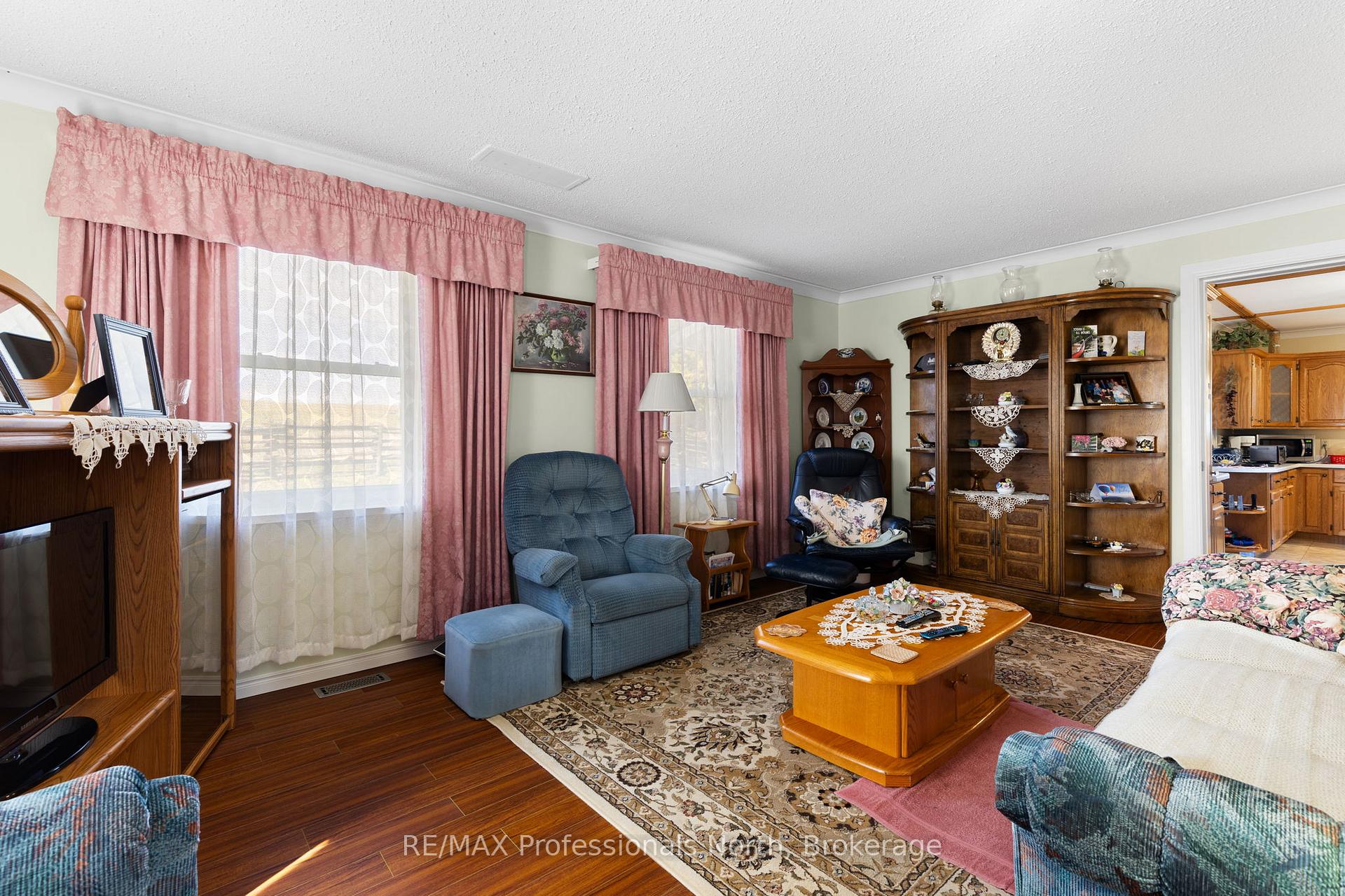 Photo 5 of 67 Bittschwamm Road, Magnetawan — HOMEH