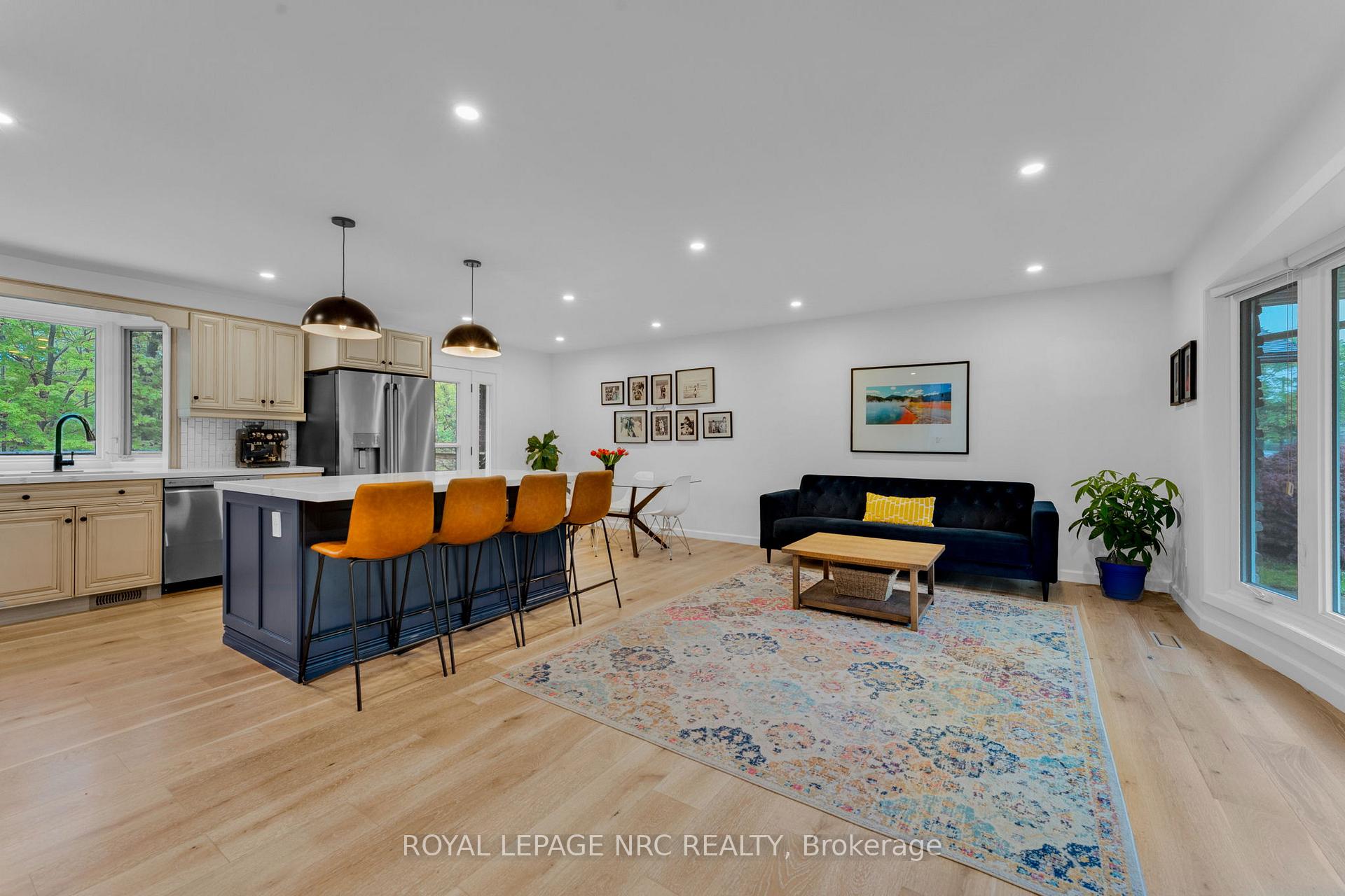 Photo 4 of 75 Alexandra Boulevard, St. Catharines, Secord Woods — HOMEH