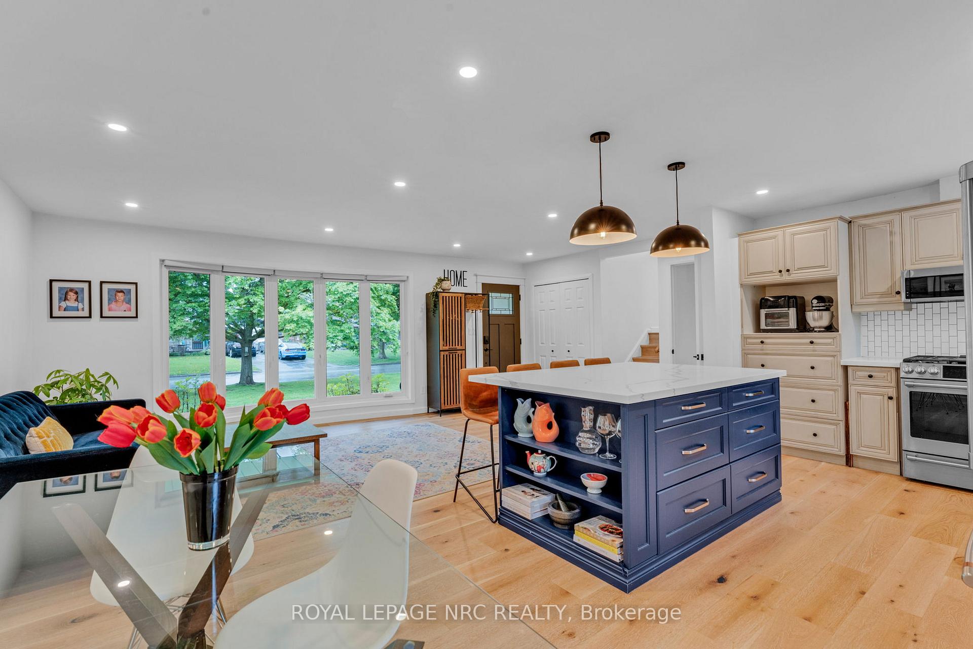 Photo 5 of 75 Alexandra Boulevard, St. Catharines, Secord Woods — HOMEH