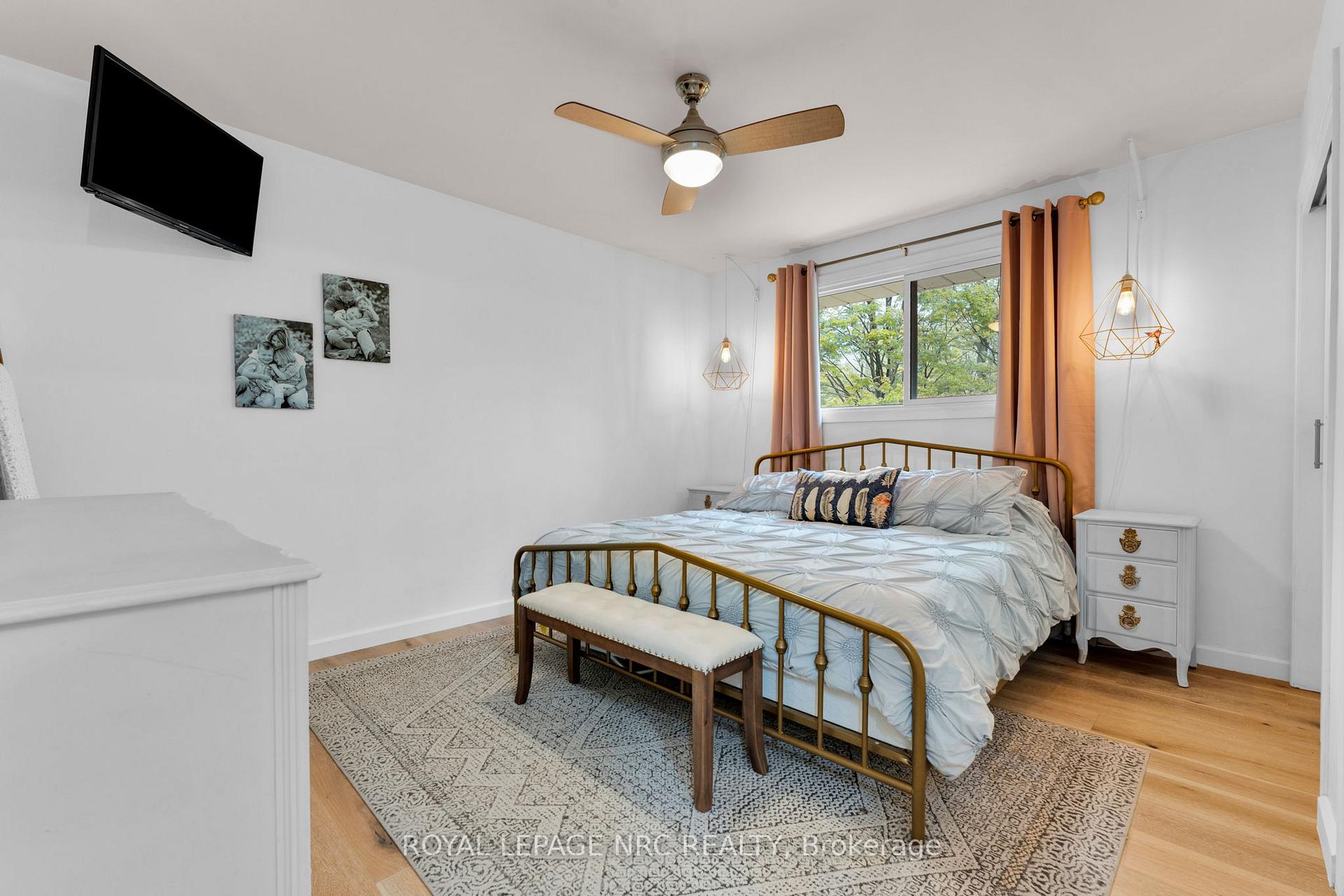 Photo 12 of 75 Alexandra Boulevard, St. Catharines, Secord Woods — HOMEH