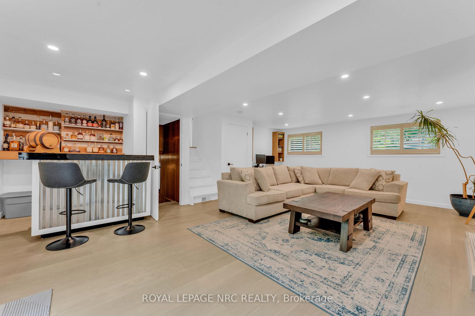 Photo 23 of 75 Alexandra Boulevard, St. Catharines, Secord Woods — HOMEH