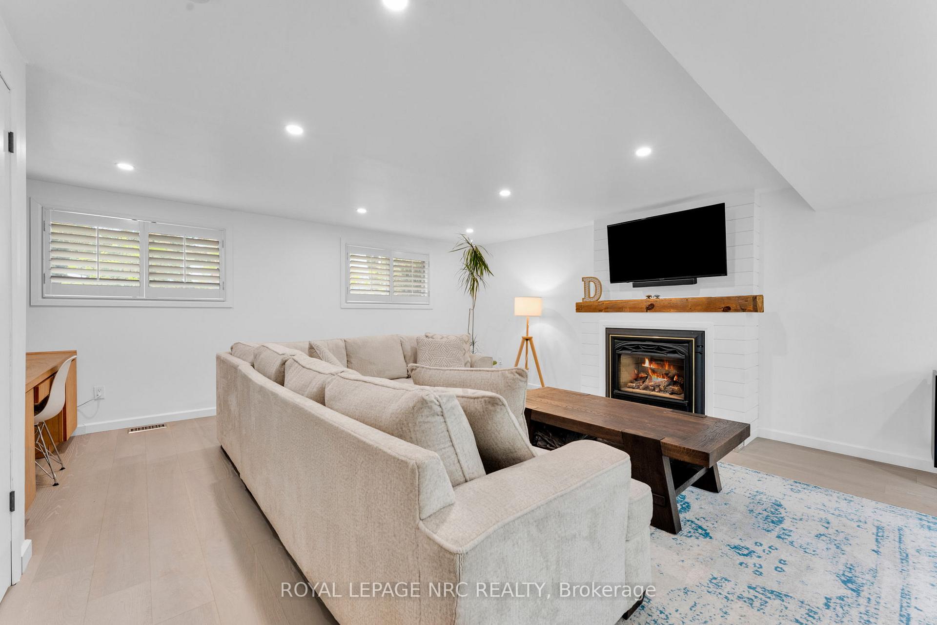 Photo 24 of 75 Alexandra Boulevard, St. Catharines, Secord Woods — HOMEH