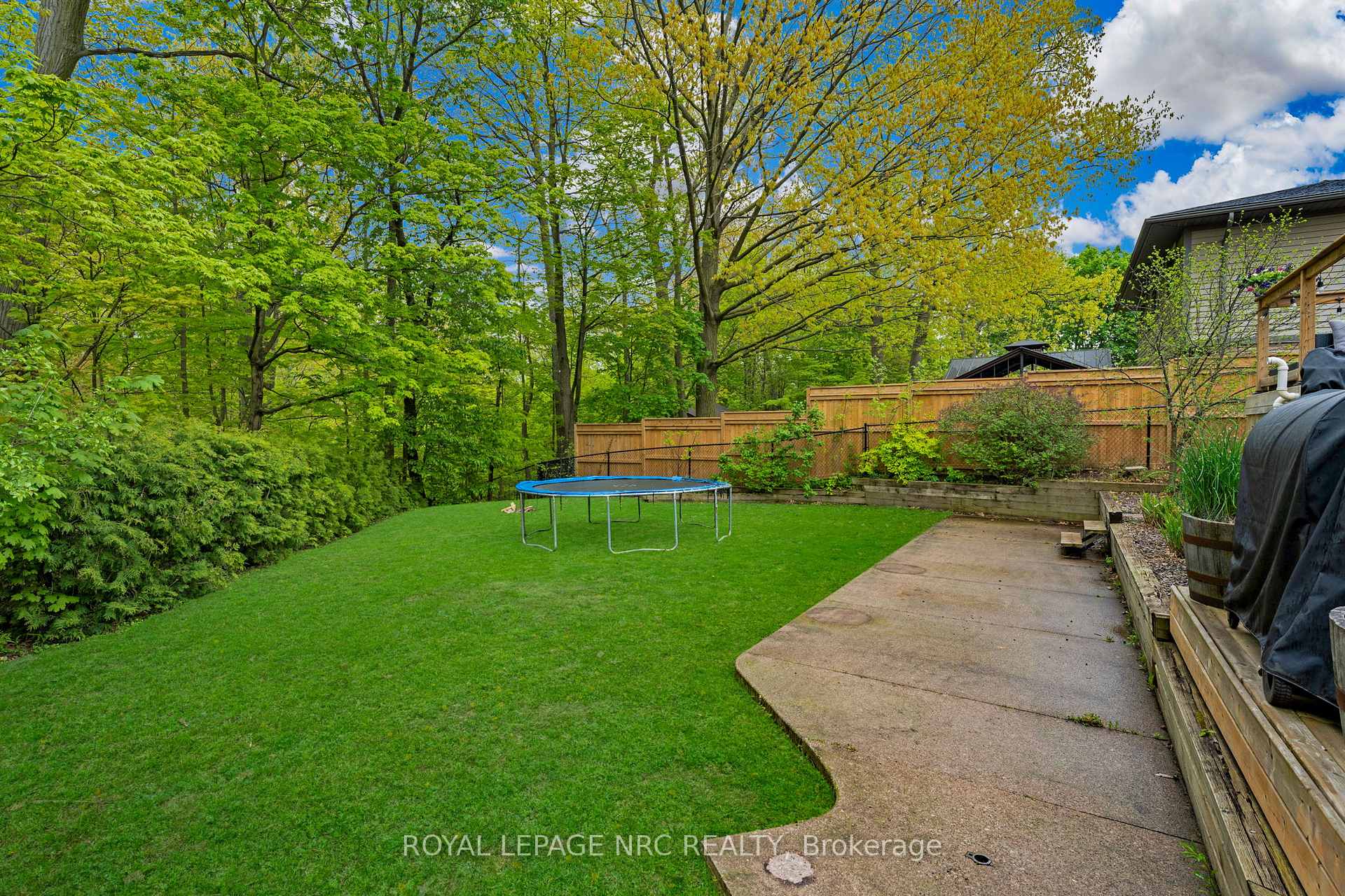Photo 29 of 75 Alexandra Boulevard, St. Catharines, Secord Woods — HOMEH