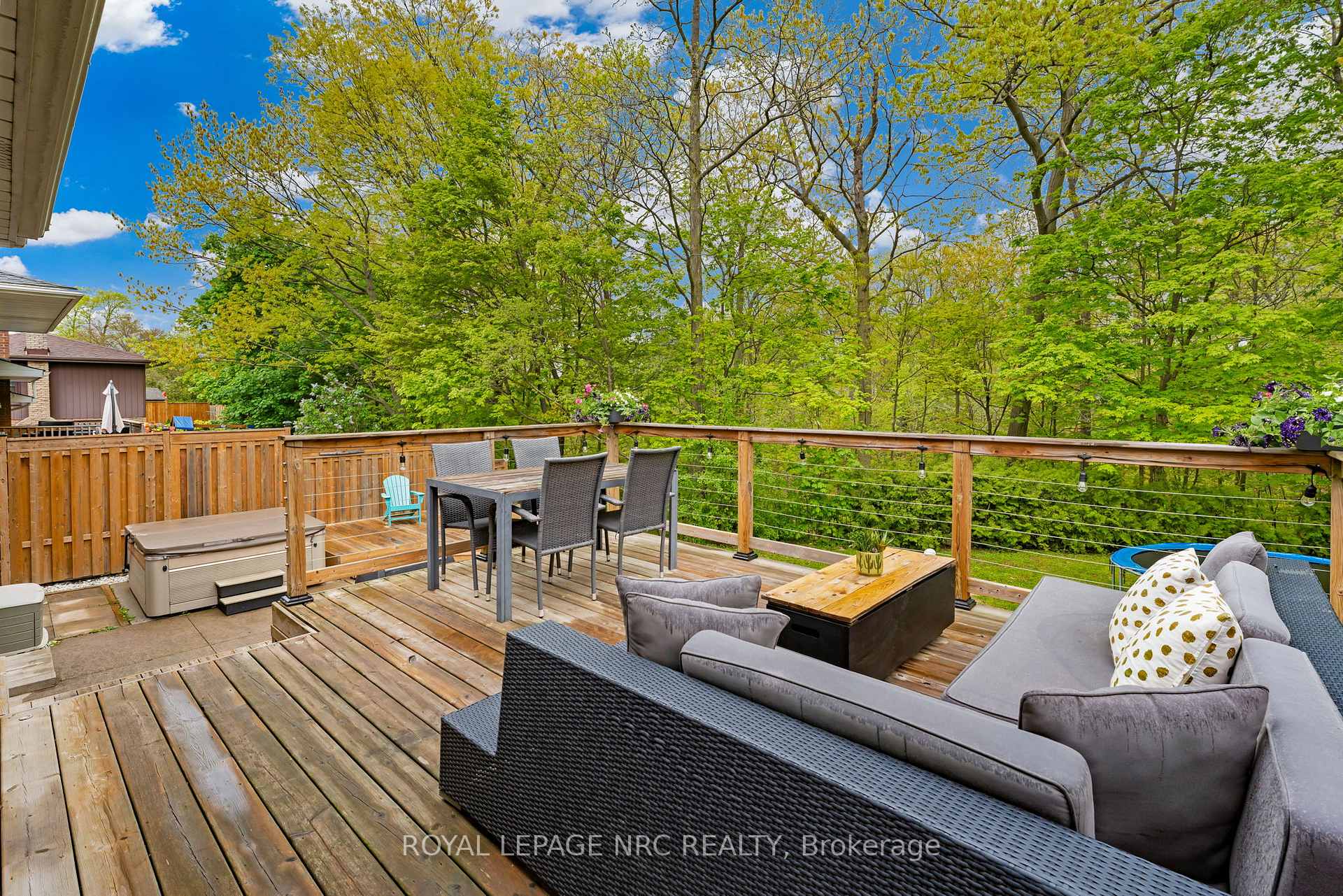 Photo 28 of 75 Alexandra Boulevard, St. Catharines, Secord Woods — HOMEH