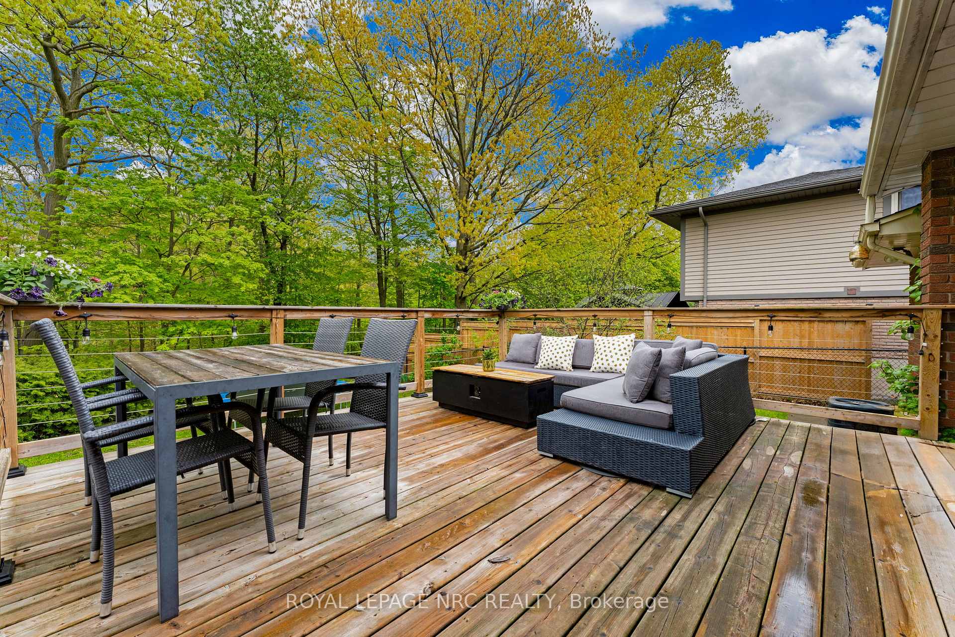 Photo 25 of 75 Alexandra Boulevard, St. Catharines, Secord Woods — HOMEH