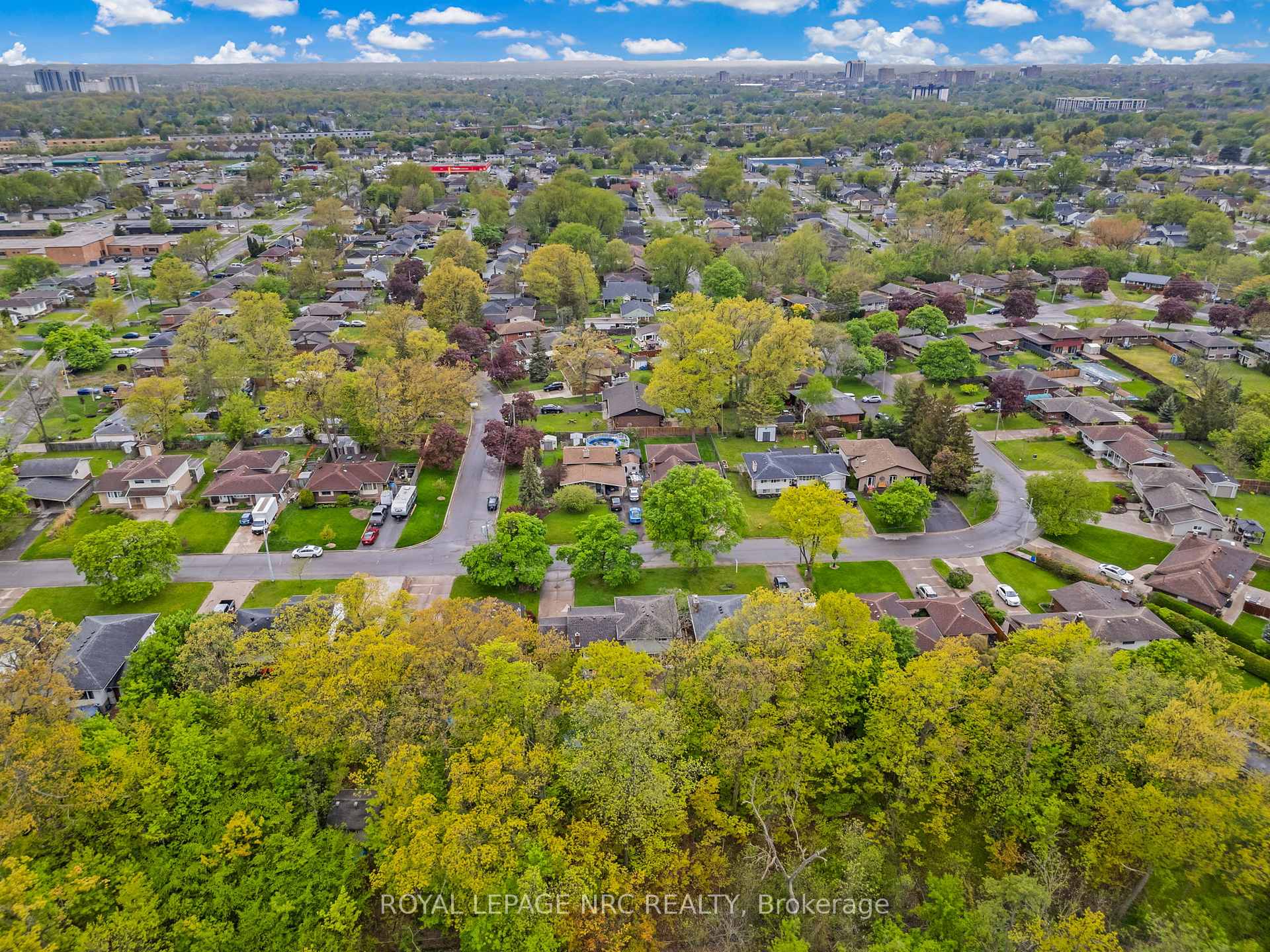 Photo 33 of 75 Alexandra Boulevard, St. Catharines, Secord Woods — HOMEH