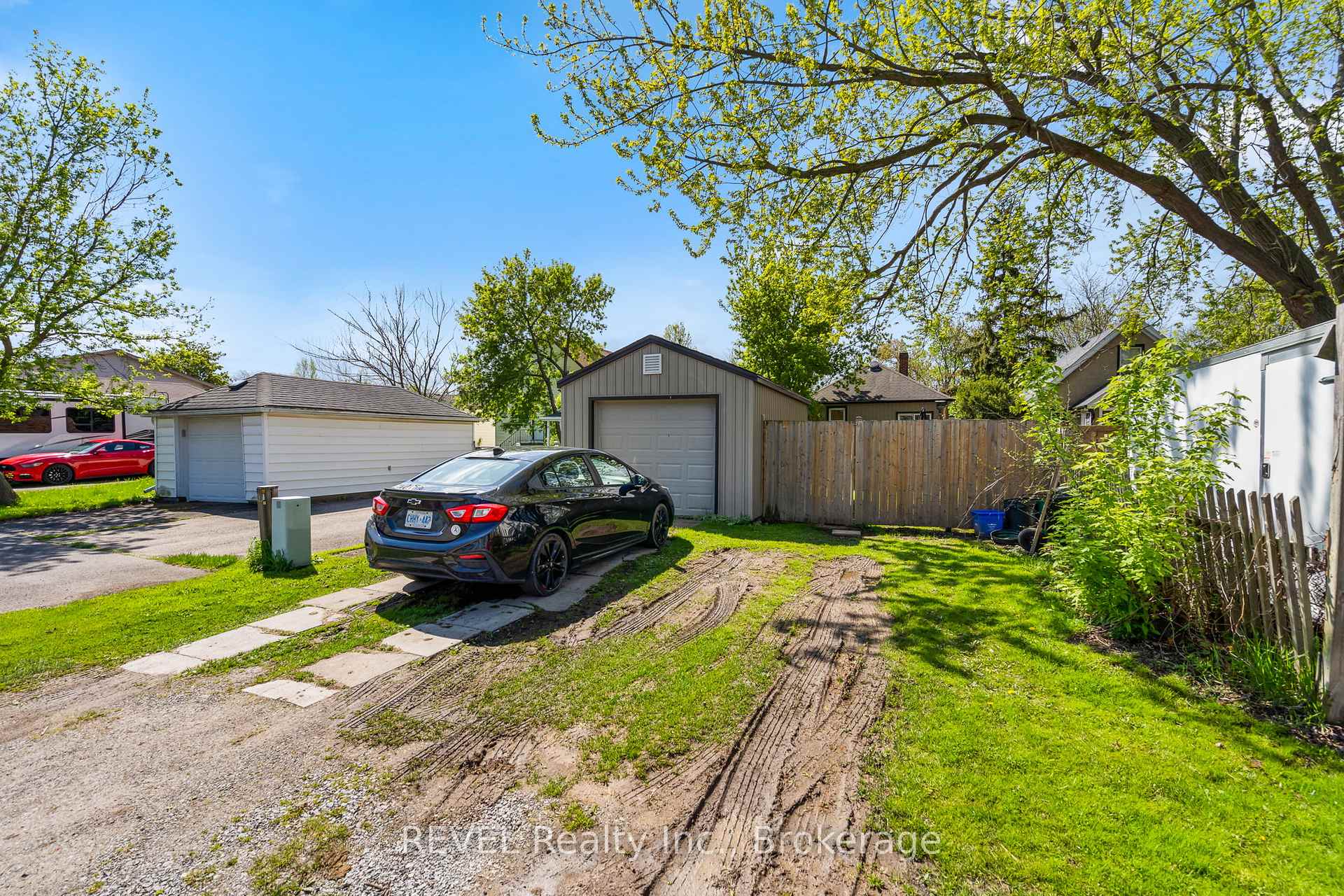 Photo 14 of 21 Hamilton Street, St. Catharines, Western Hill — HOMEH