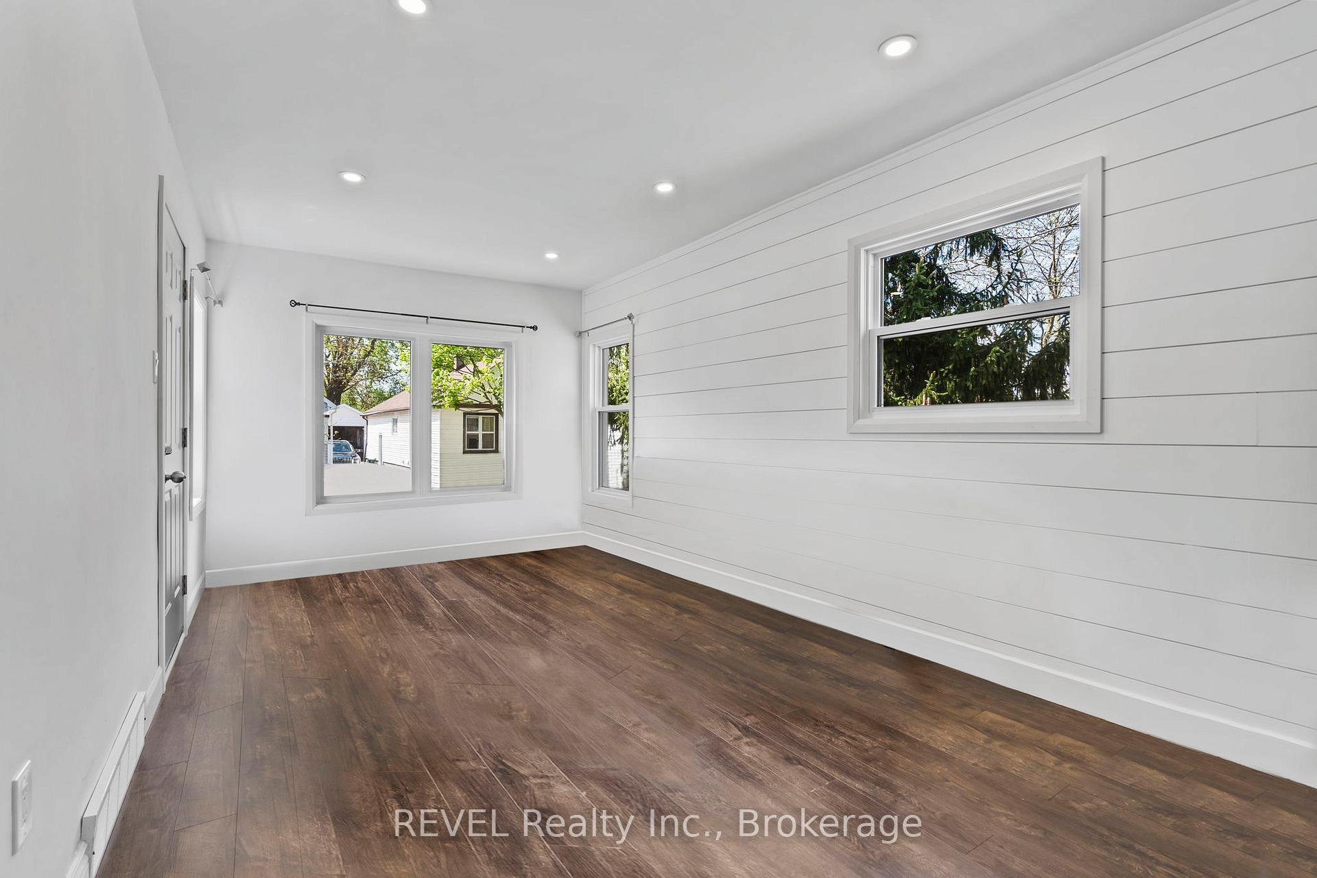 Photo 22 of 21 Hamilton Street, St. Catharines, Western Hill — HOMEH