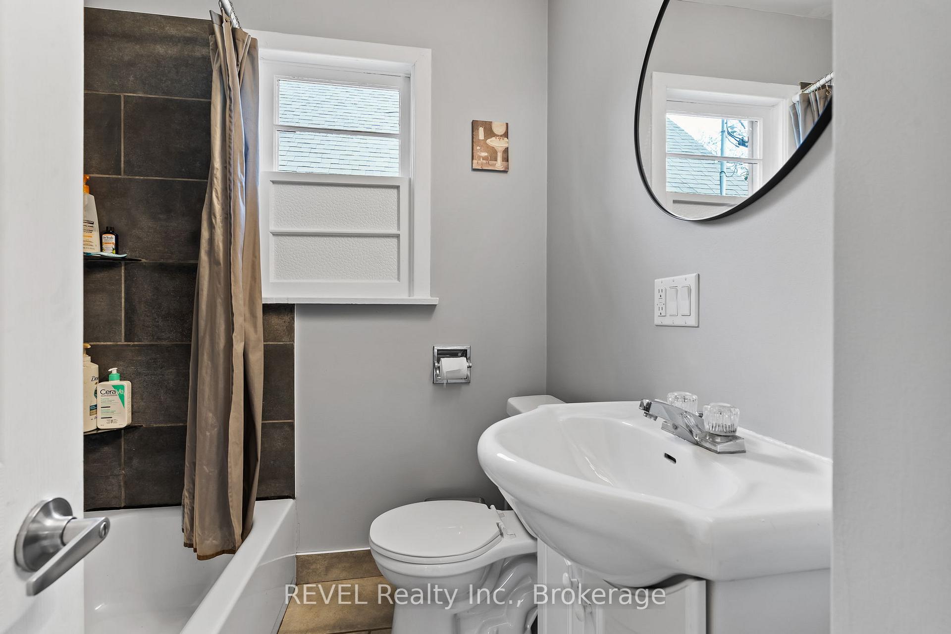 Photo 21 of 21 Hamilton Street, St. Catharines, Western Hill — HOMEH