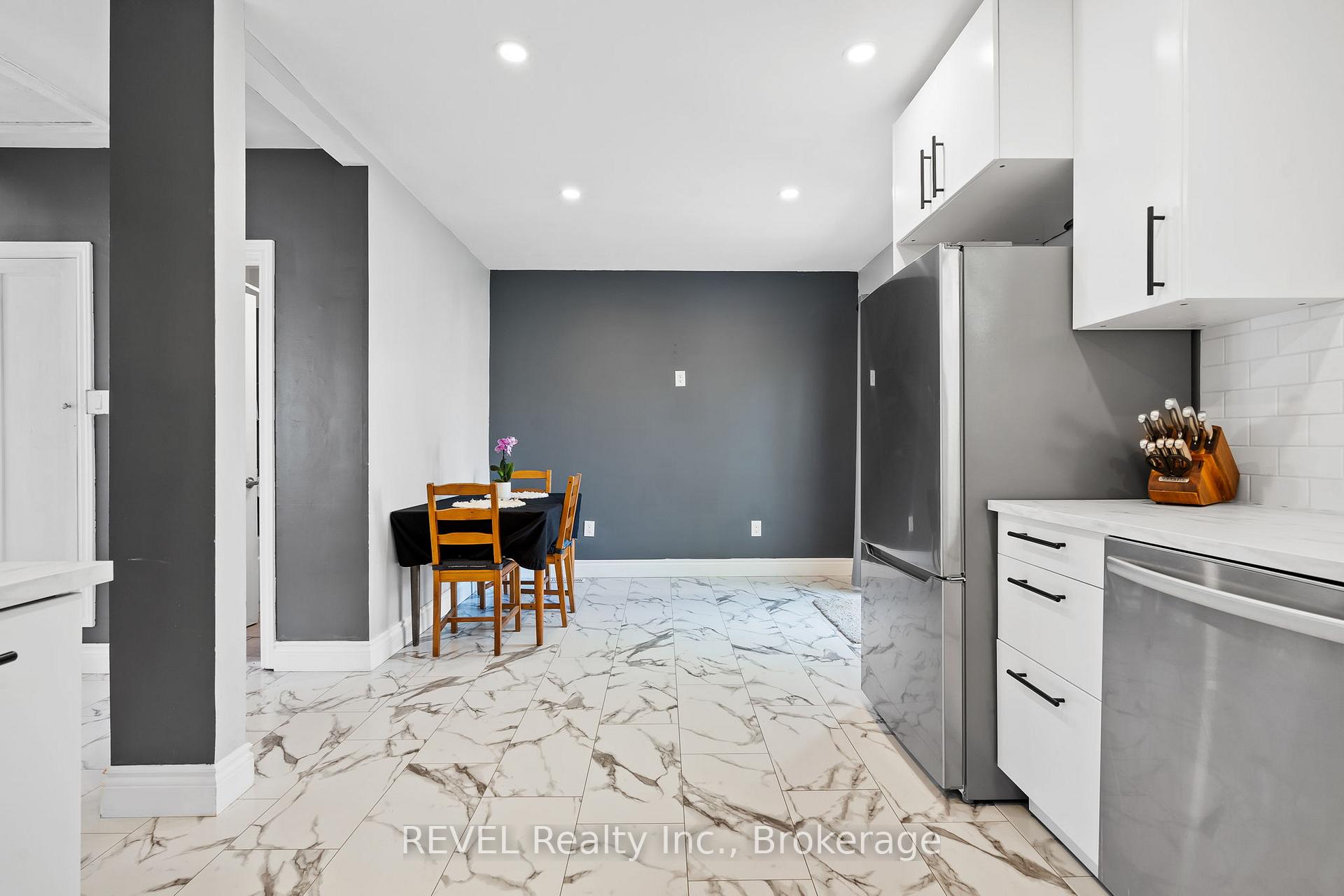 Photo 18 of 21 Hamilton Street, St. Catharines, Western Hill — HOMEH