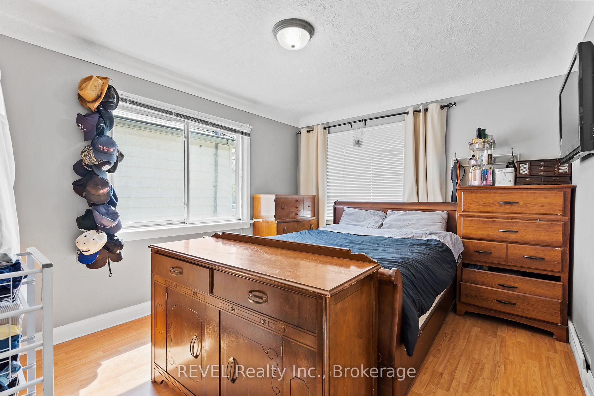 Photo 24 of 21 Hamilton Street, St. Catharines, Western Hill — HOMEH