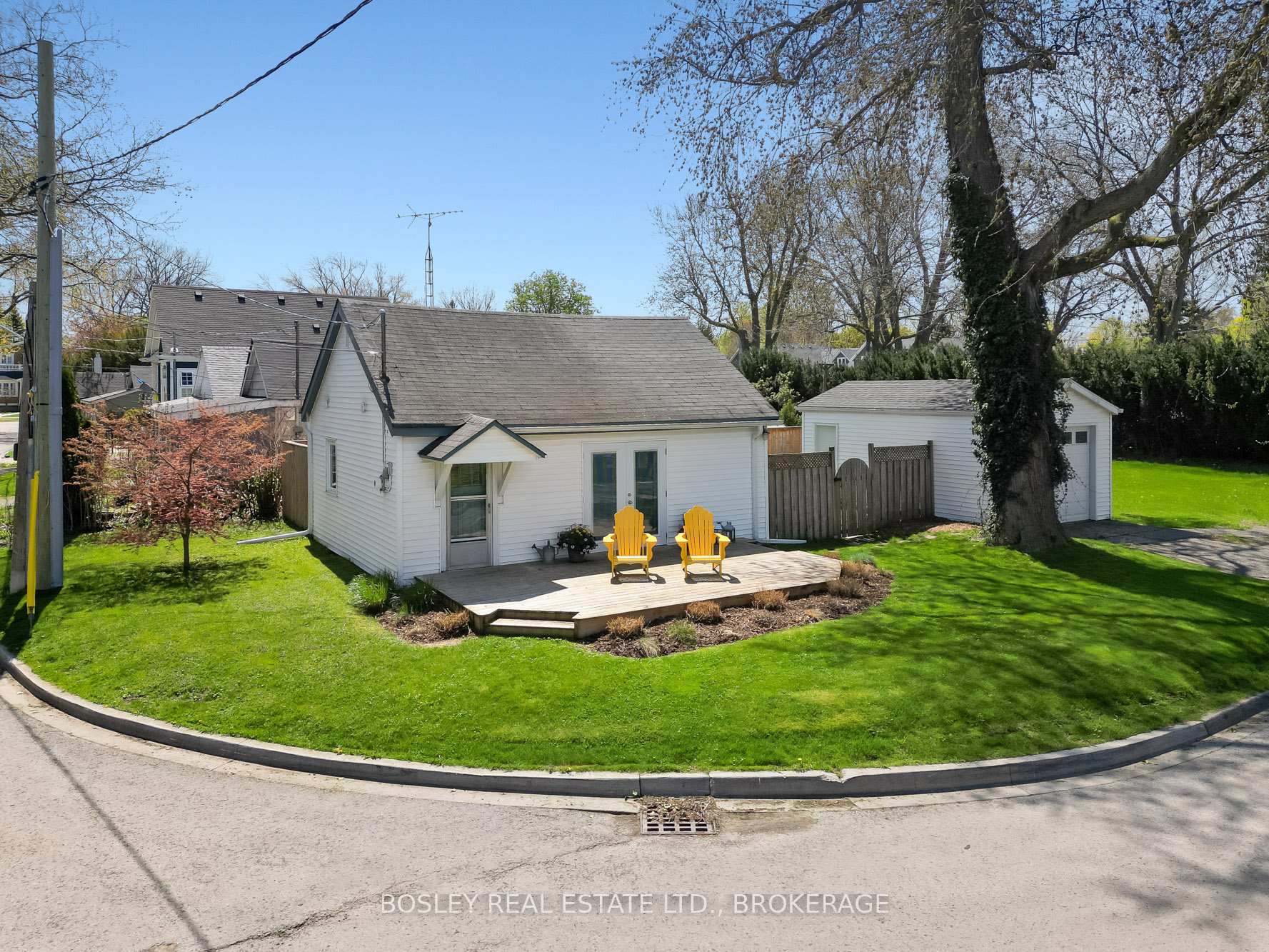 Photo 2 of 9 Paxton Avenue, St. Catharines, Port Dalhousie — HOMEH